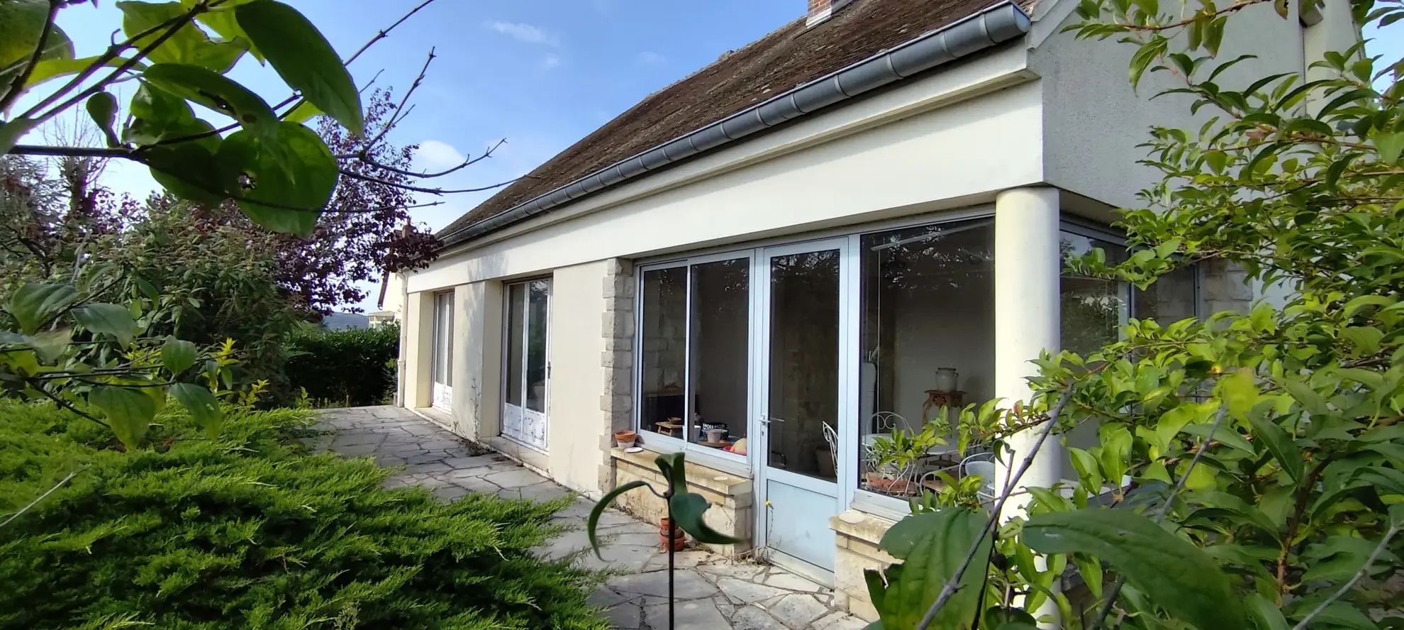 À vendre pavillon traditionnel à Épineuil près de Tonnerre avec jardin et grand séjour 