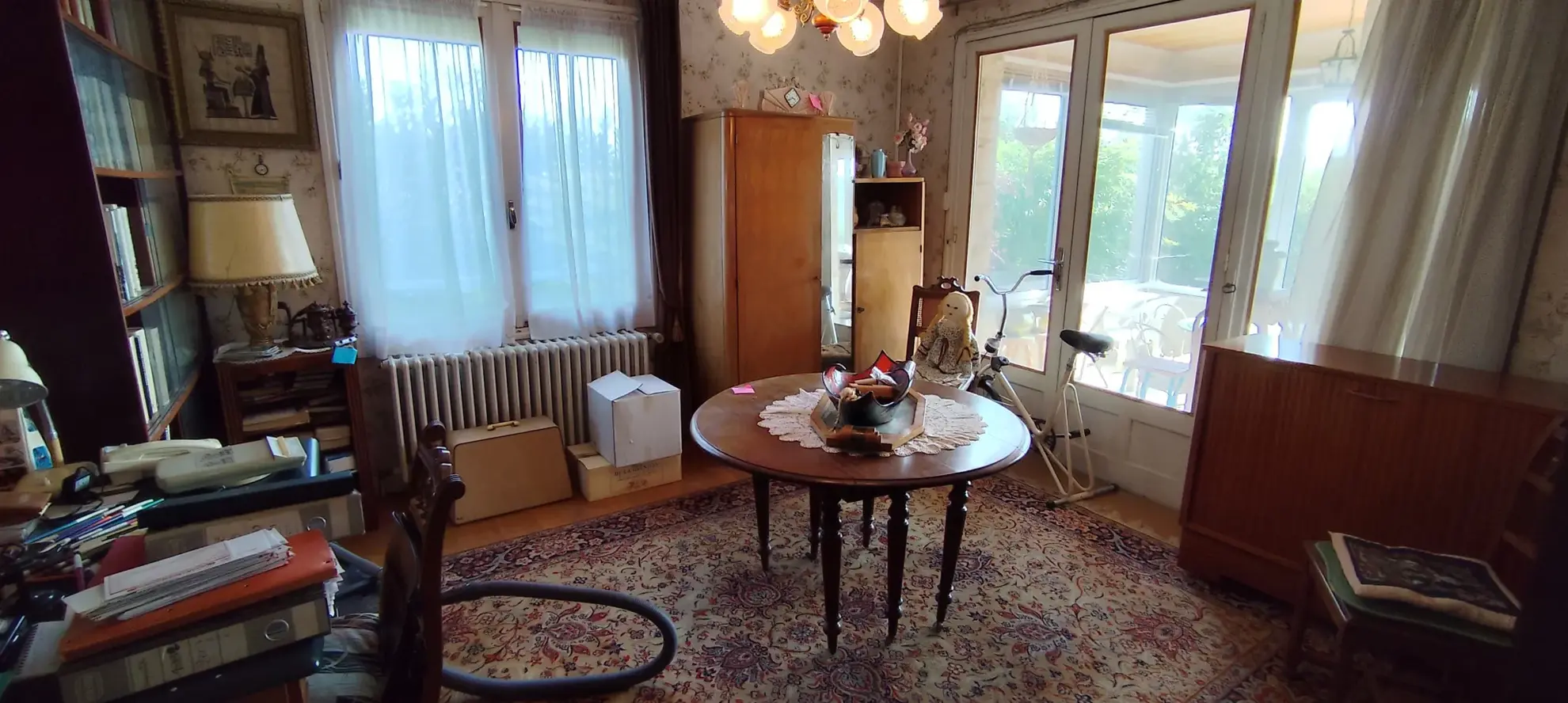 À vendre pavillon traditionnel à Épineuil près de Tonnerre avec jardin et grand séjour 