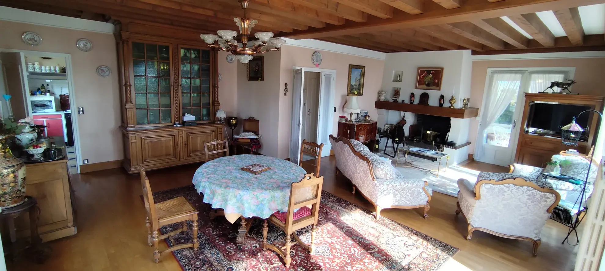 À vendre pavillon traditionnel à Épineuil près de Tonnerre avec jardin et grand séjour 