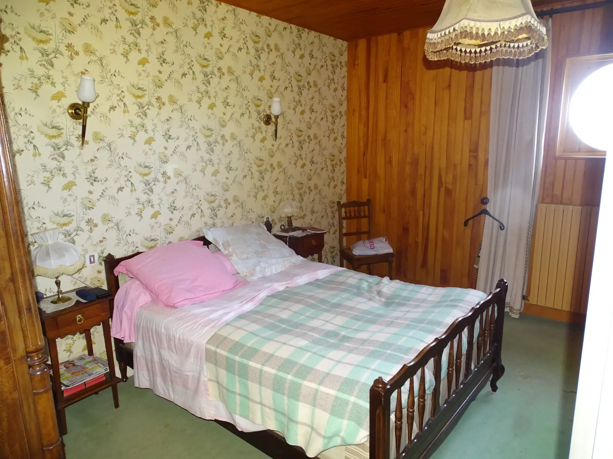 À vendre pavillon traditionnel à Épineuil près de Tonnerre avec jardin et grand séjour 