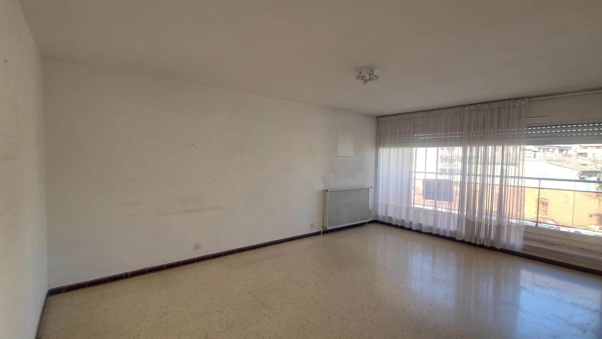 Appartement T3 à Nîmes proche Jardins de la Fontaine avec Loggia et garage en option 