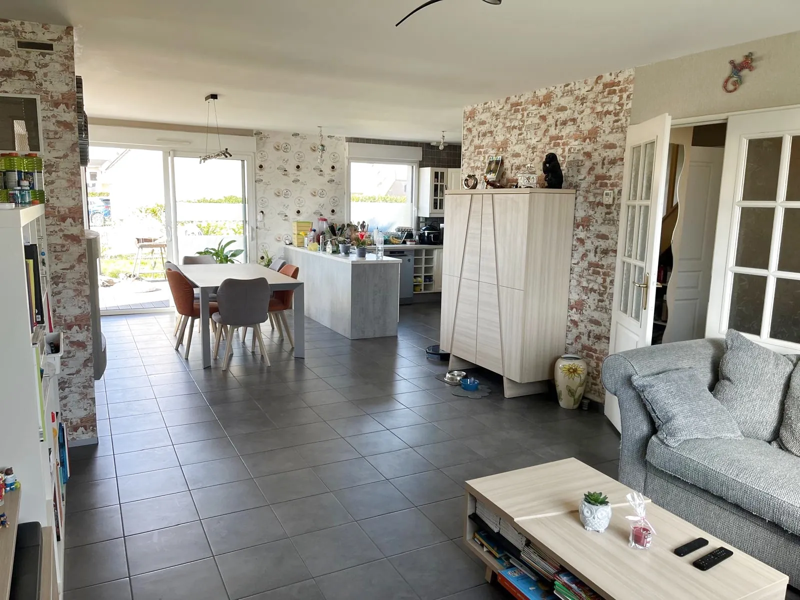 Maison individuelle semi plain-pied à Henin Beaumont avec jardin, terrasse et garage 