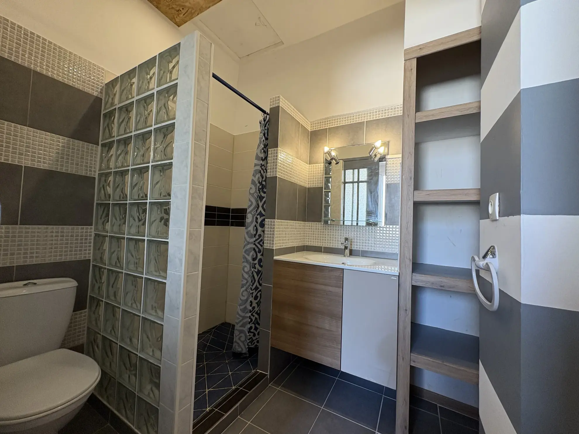 Maison de ville à Thuir de 102 m² avec jardin et annexes 