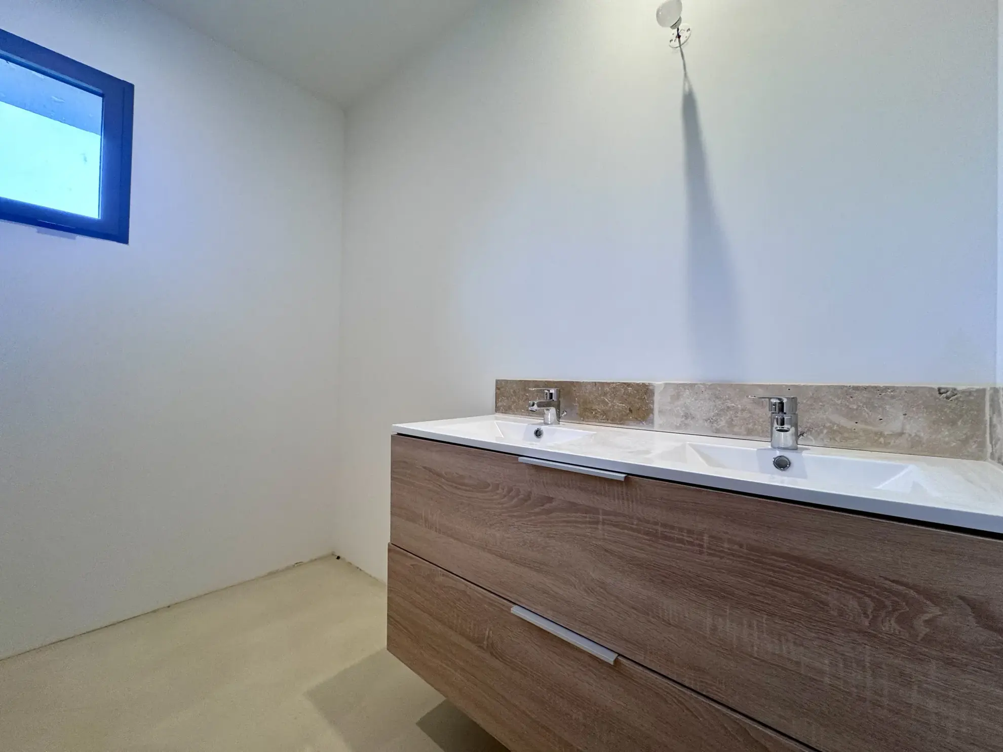 Appartement T3 avec Terrasse à Joucas – Situé au Rez-de-Chaussée 