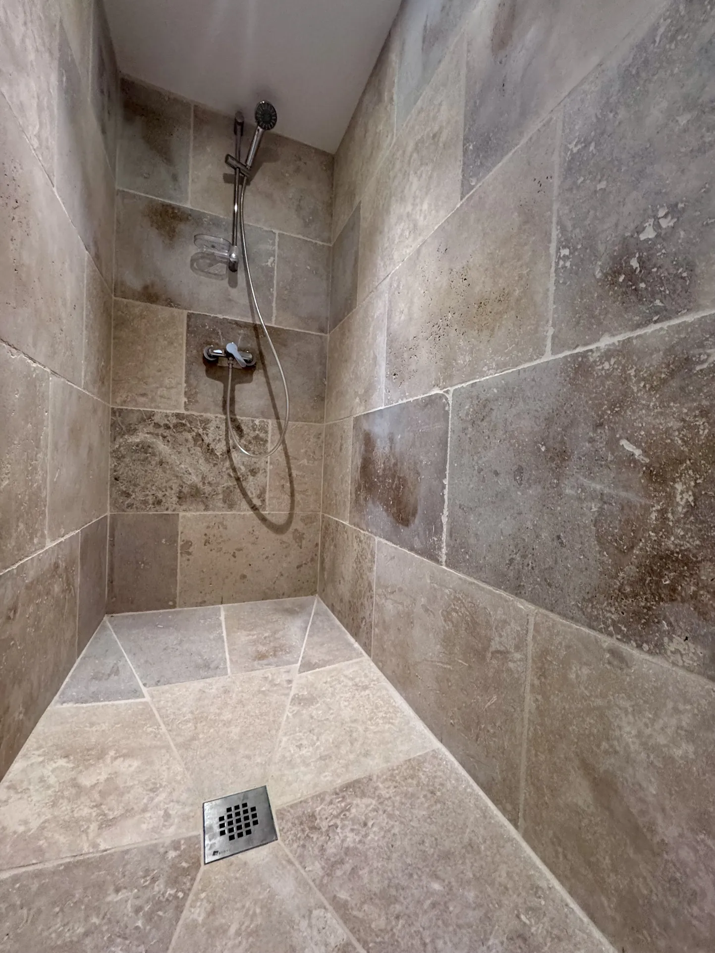 Appartement T3 avec Terrasse à Joucas – Situé au Rez-de-Chaussée 