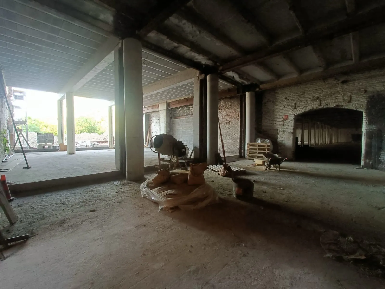 Loft brut à aménager avec parking et loggia proche de Lille - Opportunité unique 