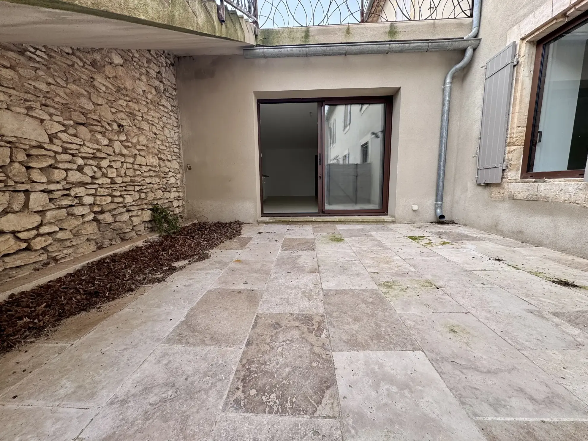 Appartement T3 avec Terrasse à Joucas – Situé au Rez-de-Chaussée 