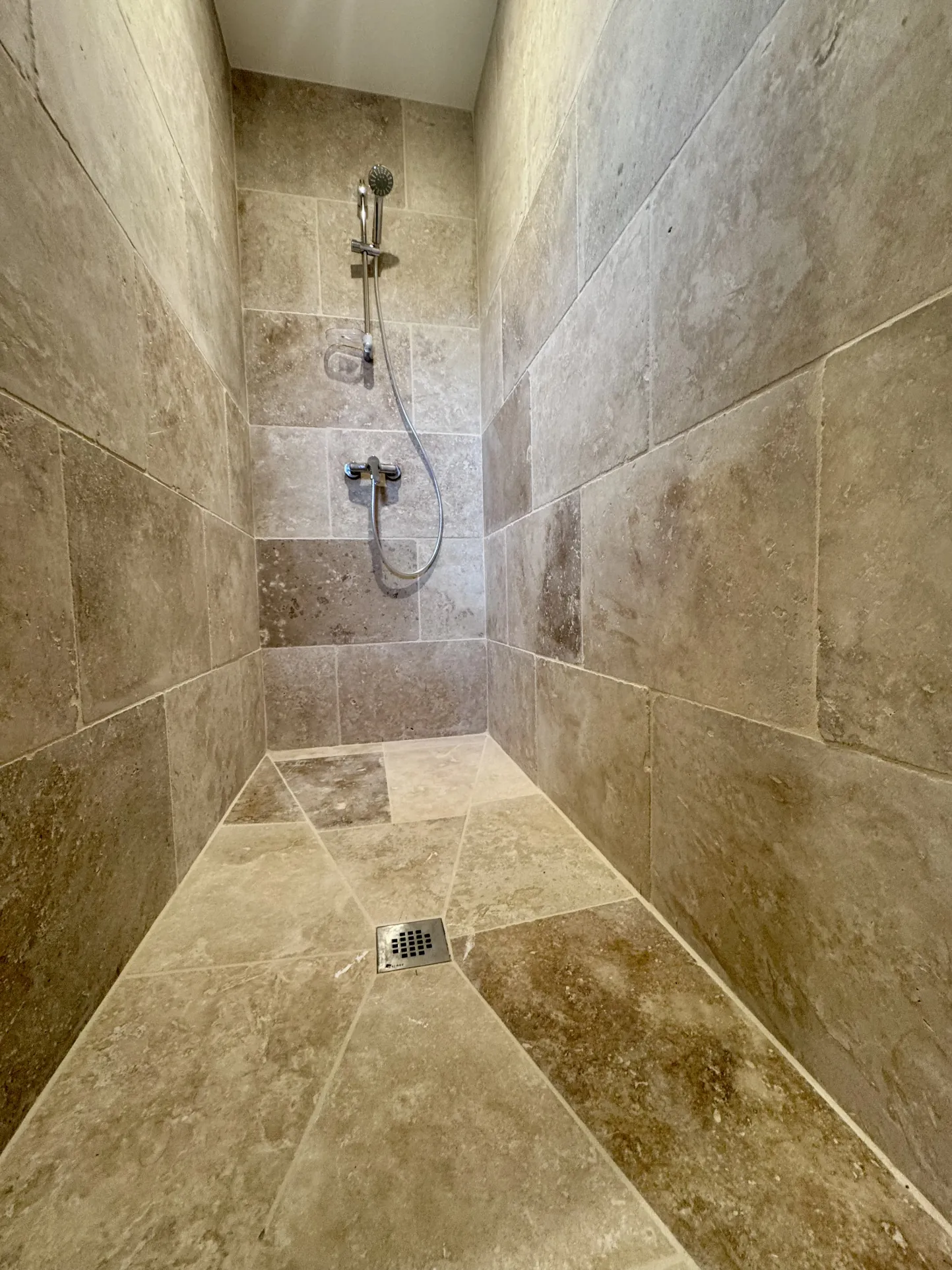 Appartement T3 avec Terrasse à Joucas – Situé au Rez-de-Chaussée 