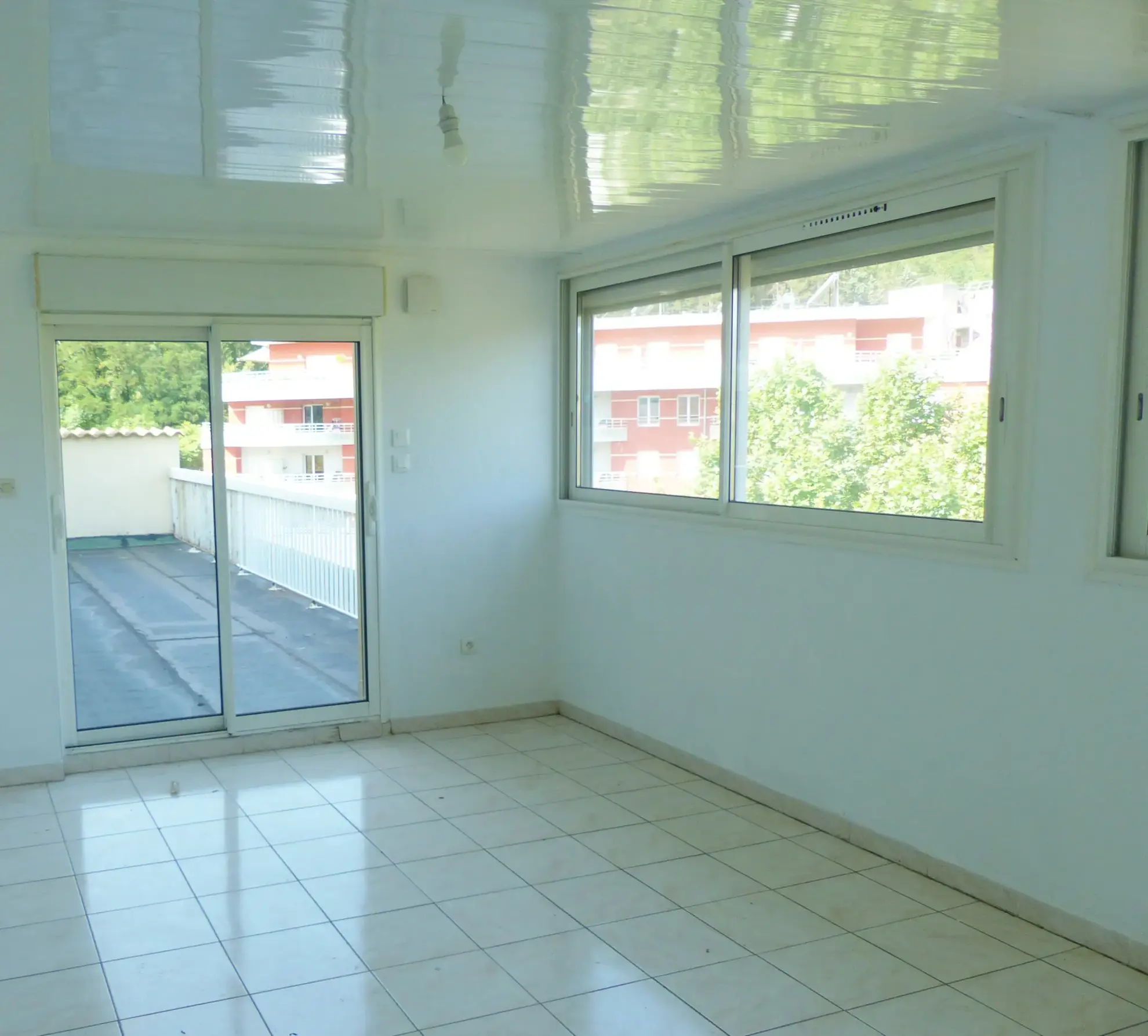 Appartement T4 lumineux avec terrasse à Lamalou les Bains en vente 