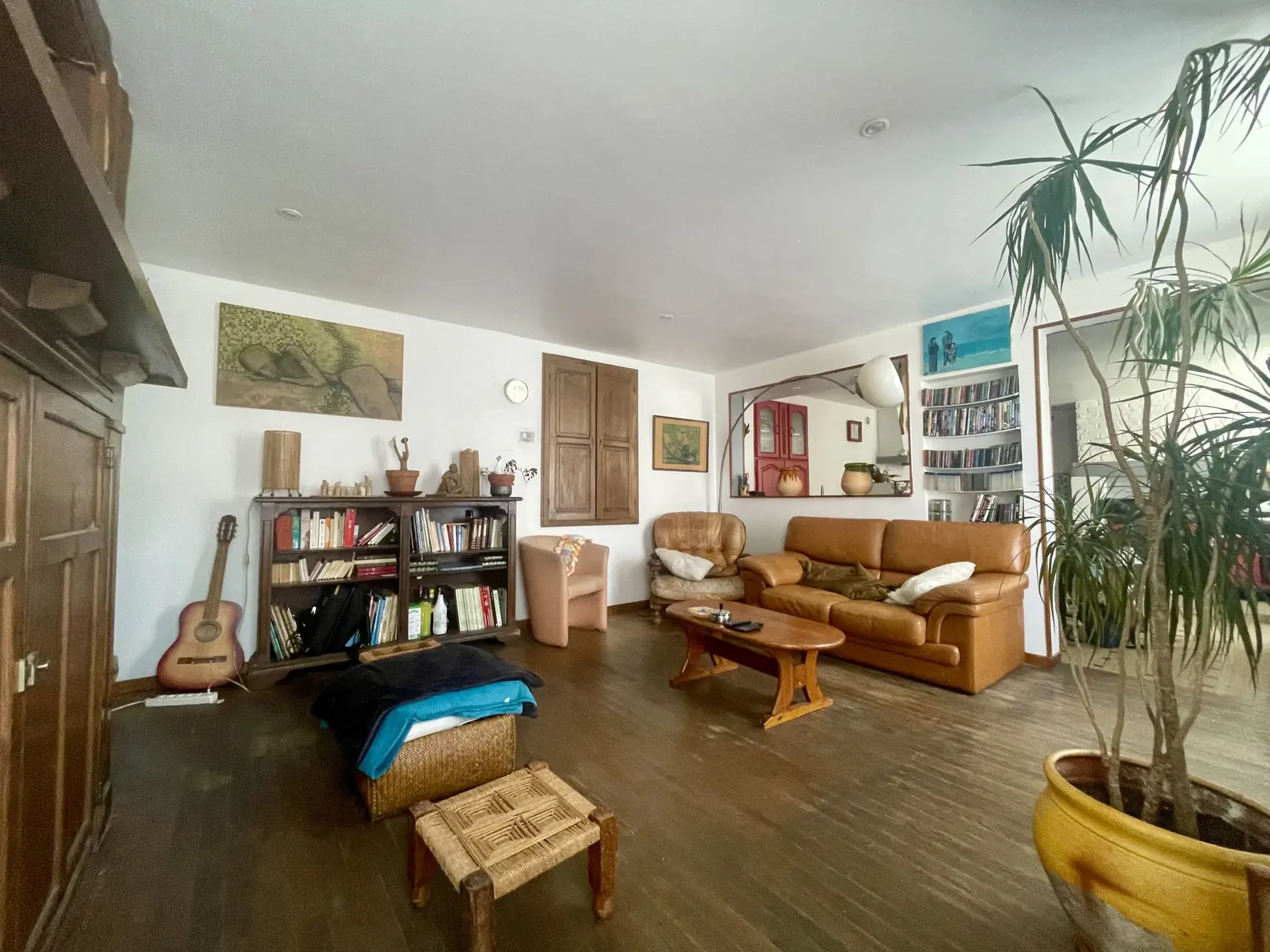 À vendre maison avec 3 chambres à Vic, centre-ville, garage et jardin 