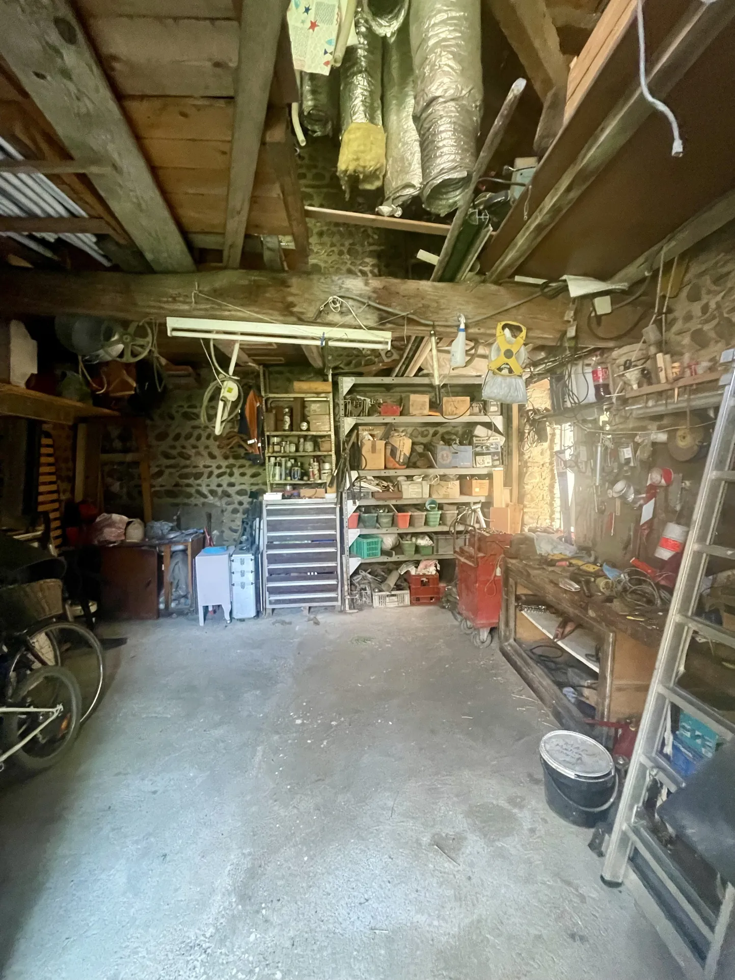 À vendre maison avec 3 chambres à Vic, centre-ville, garage et jardin 