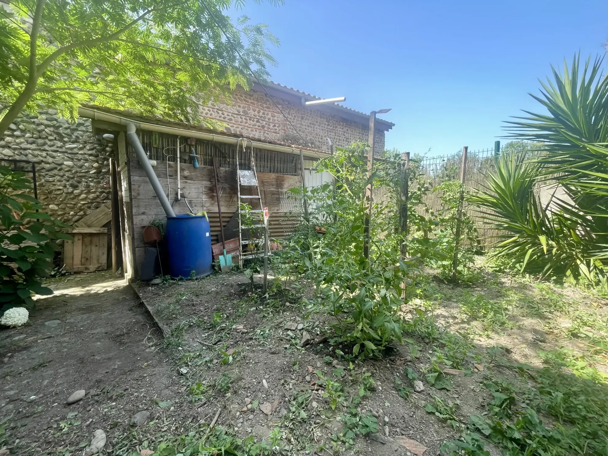 À vendre maison avec 3 chambres à Vic, centre-ville, garage et jardin 