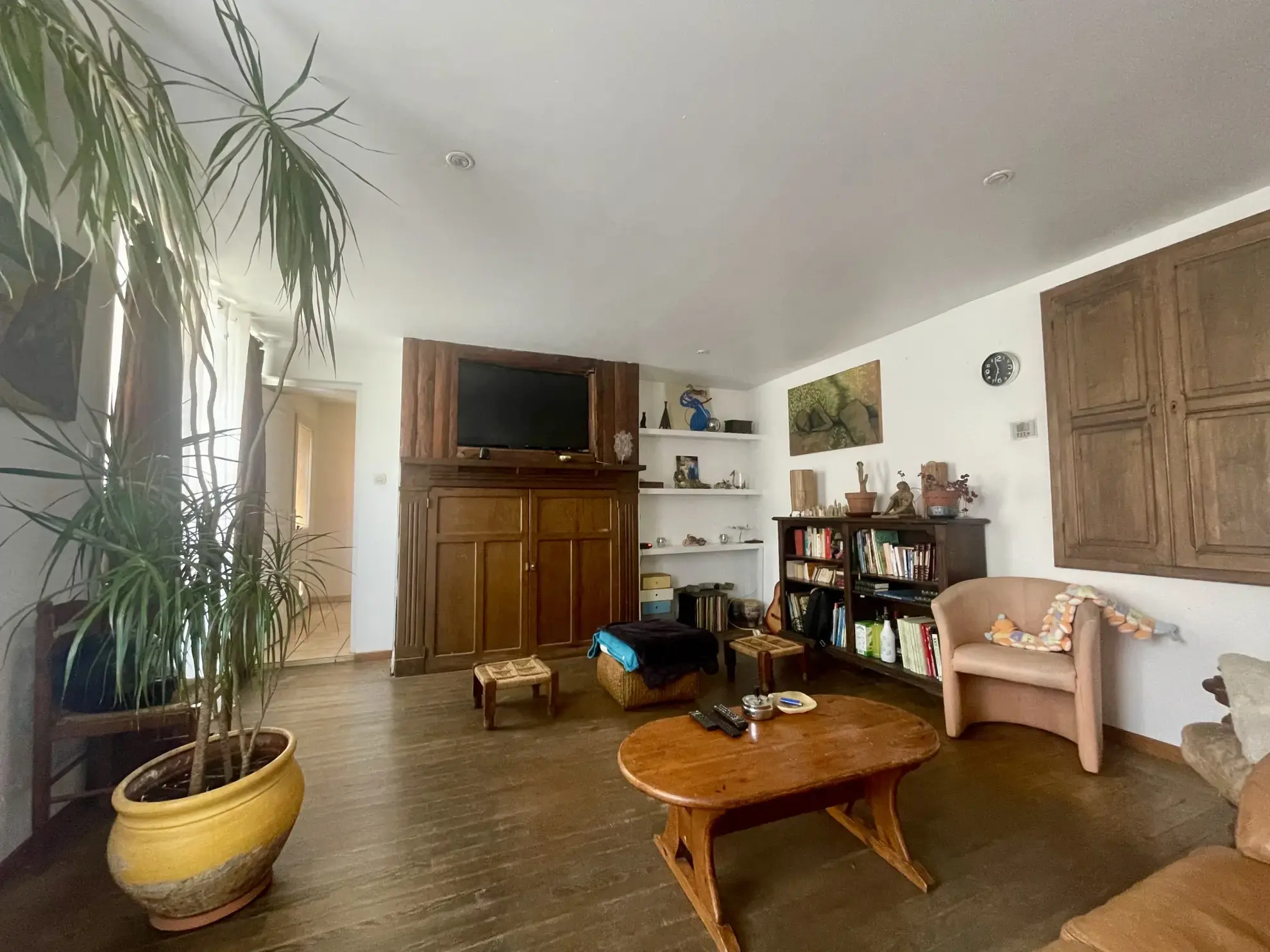 À vendre maison avec 3 chambres à Vic, centre-ville, garage et jardin 