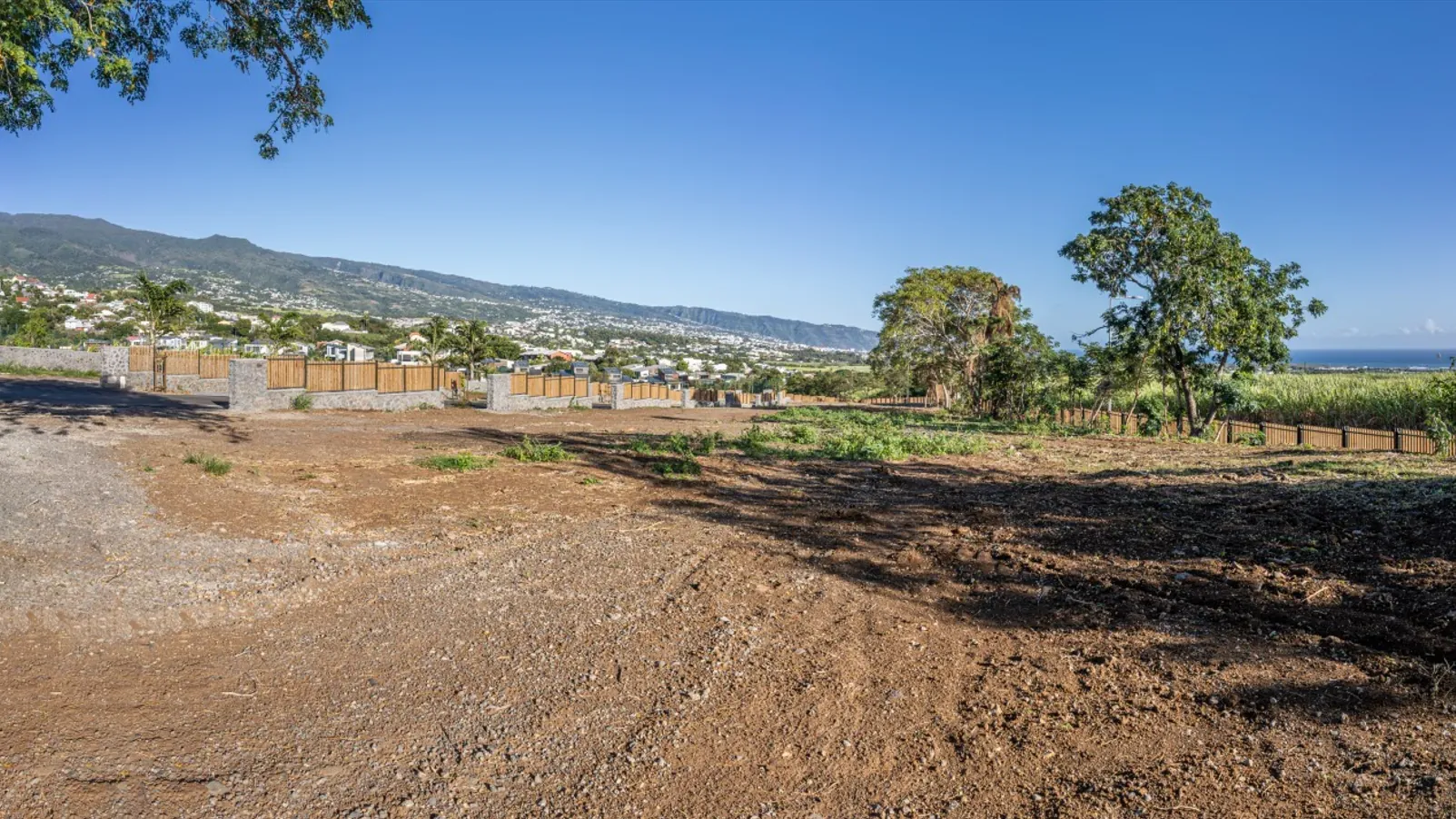 Parcelle constructible à Beauséjour Ste Marie - Terrain de 367 m² prêt à bâtir 