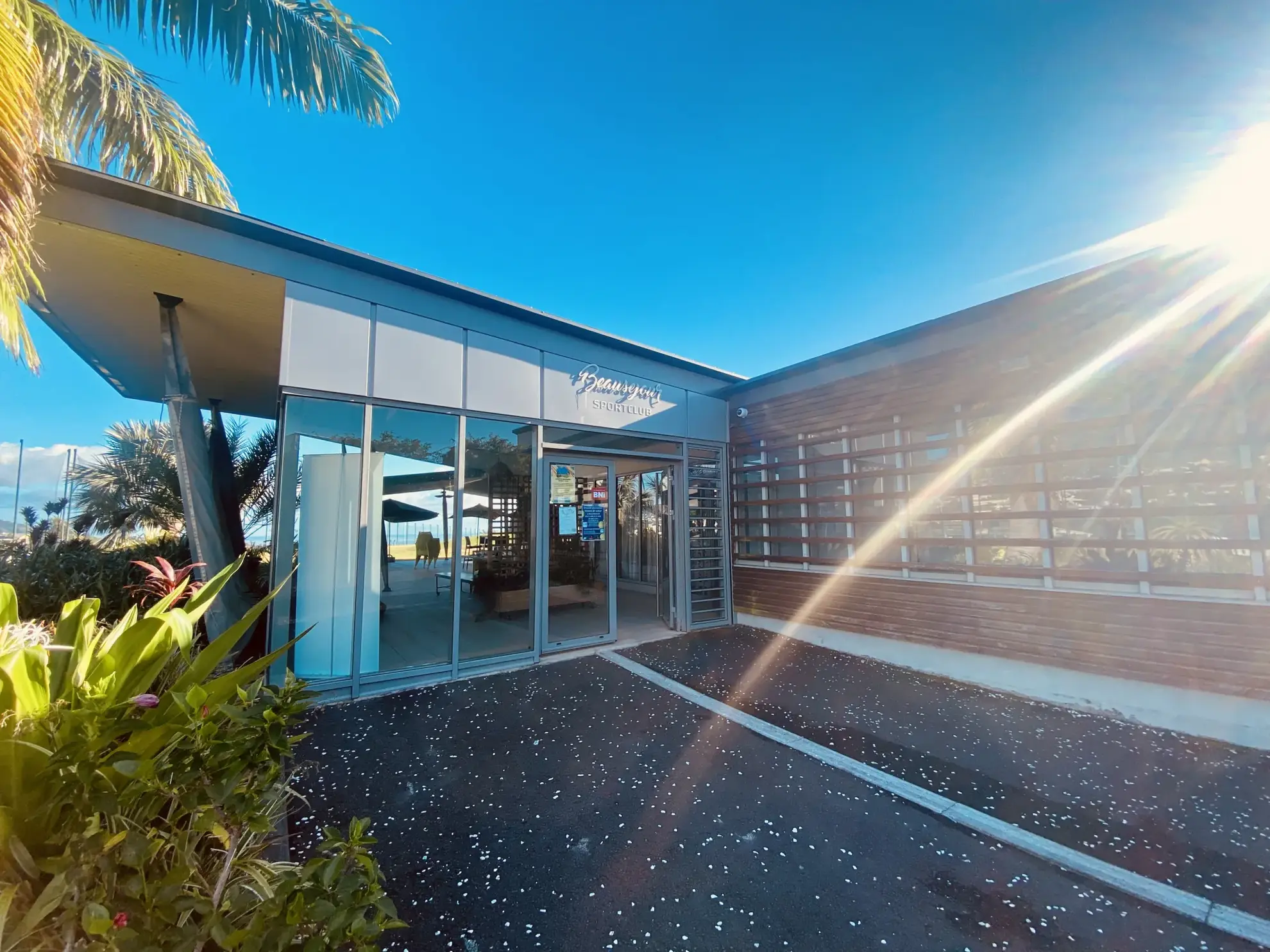 Parcelle constructible sécurisée de 367 m² à Sainte-Marie – Jardin du Golf 