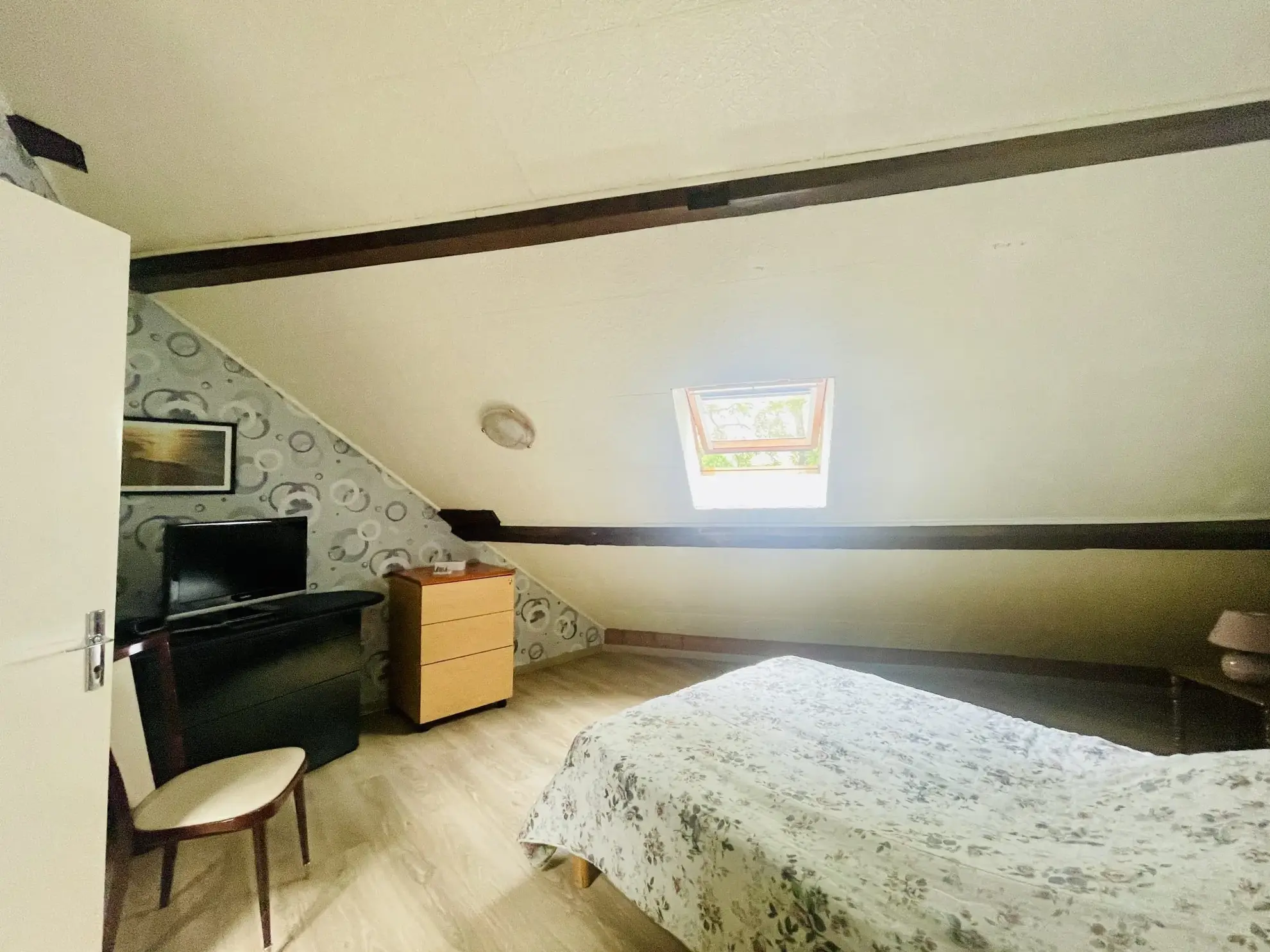 Maison à rénover avec jardin et terrasse à Pontarlier 