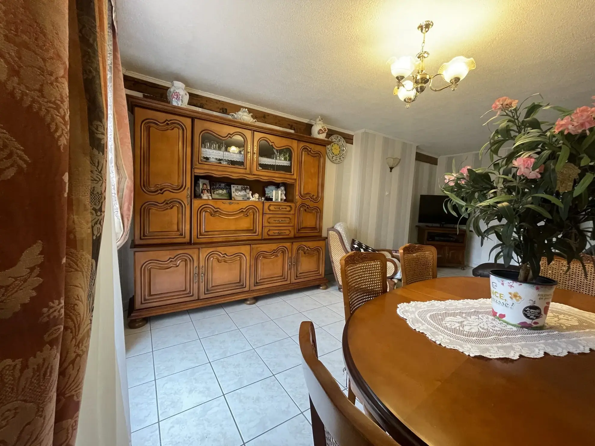 Maison à rénover avec jardin et terrasse à Pontarlier 