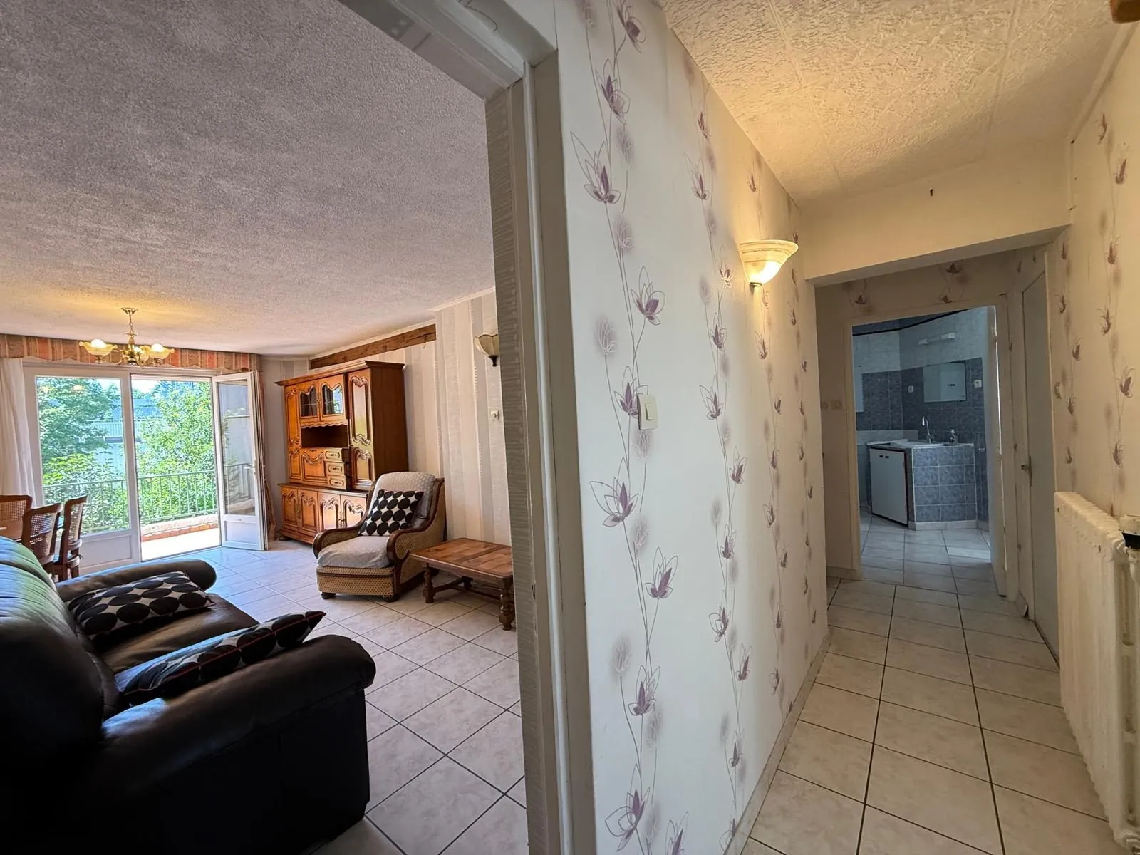 Maison à rénover avec jardin et terrasse à Pontarlier 