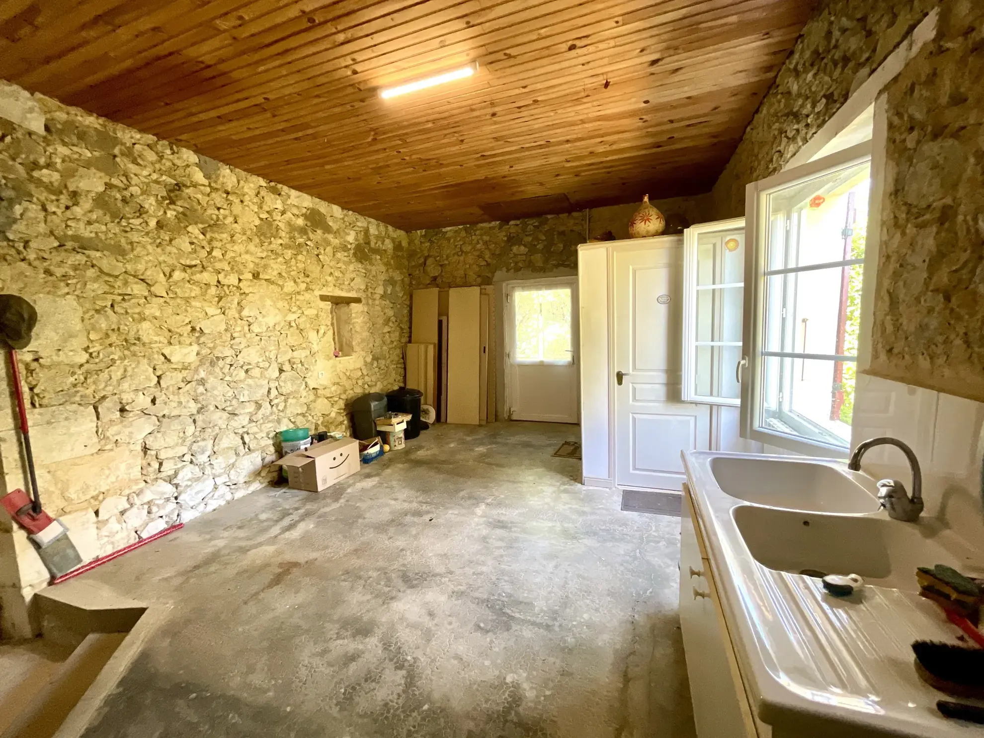 Maison ancienne avec jardin à Vic-Fezensac, charme Gascon, 4 chambres, garage et terrain arboré 