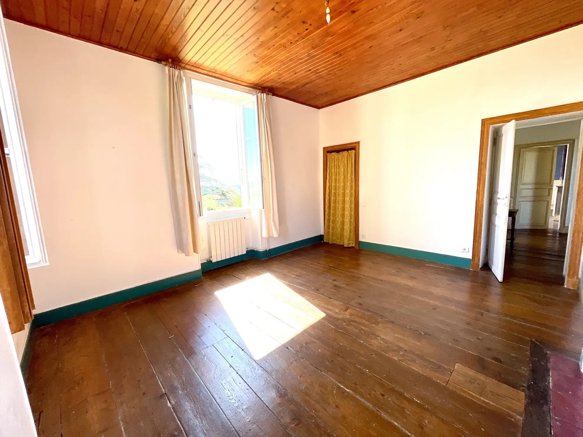 Maison ancienne avec jardin à Vic-Fezensac, charme Gascon, 4 chambres, garage et terrain arboré 