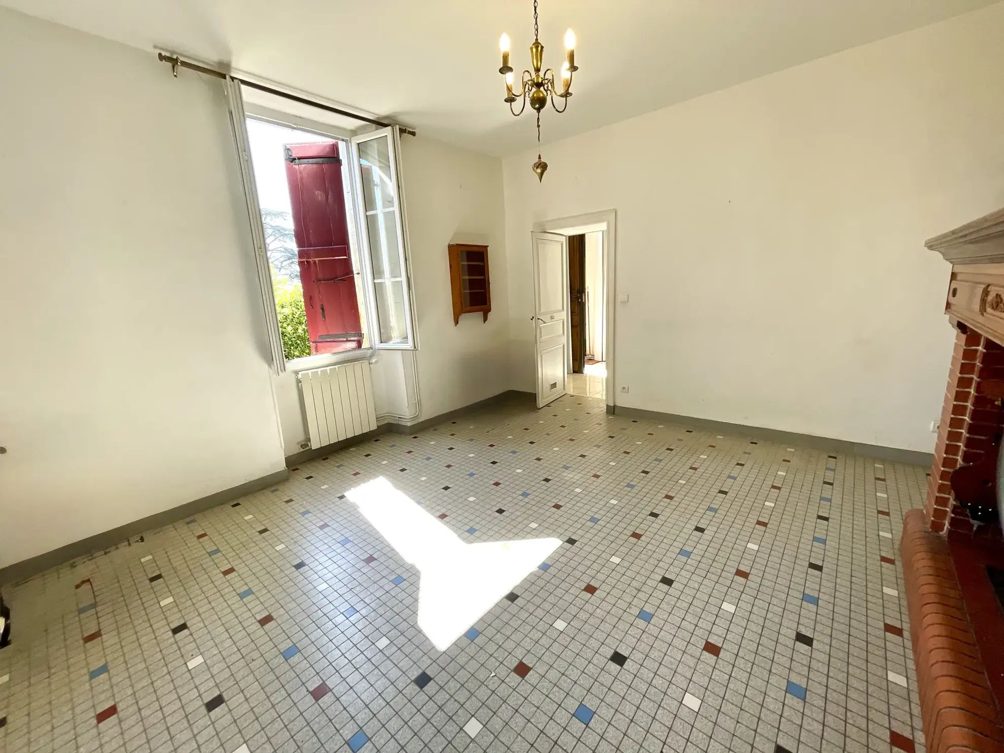 Maison ancienne avec jardin à Vic-Fezensac, charme Gascon, 4 chambres, garage et terrain arboré 