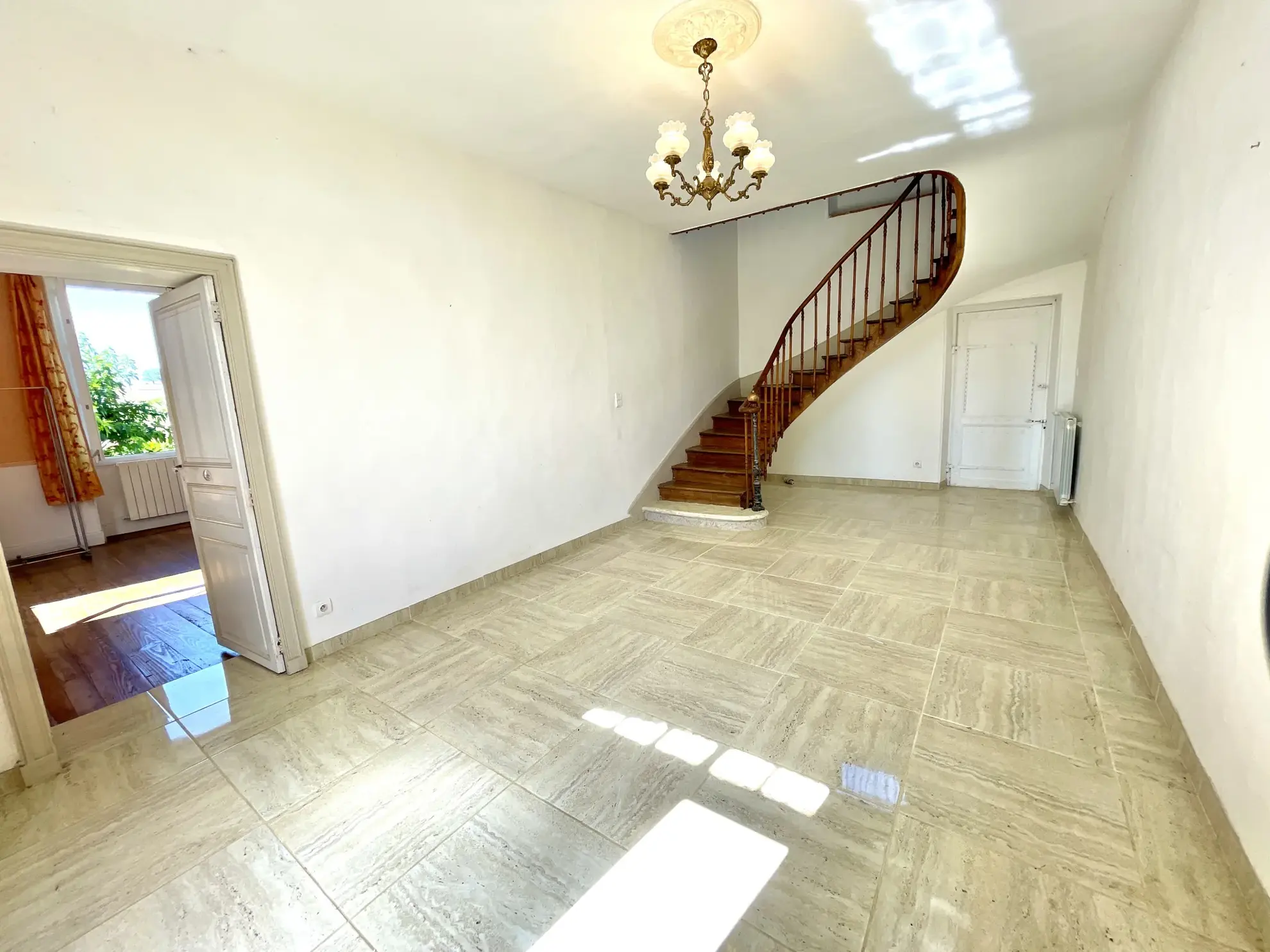 Maison ancienne avec jardin à Vic-Fezensac, charme Gascon, 4 chambres, garage et terrain arboré 