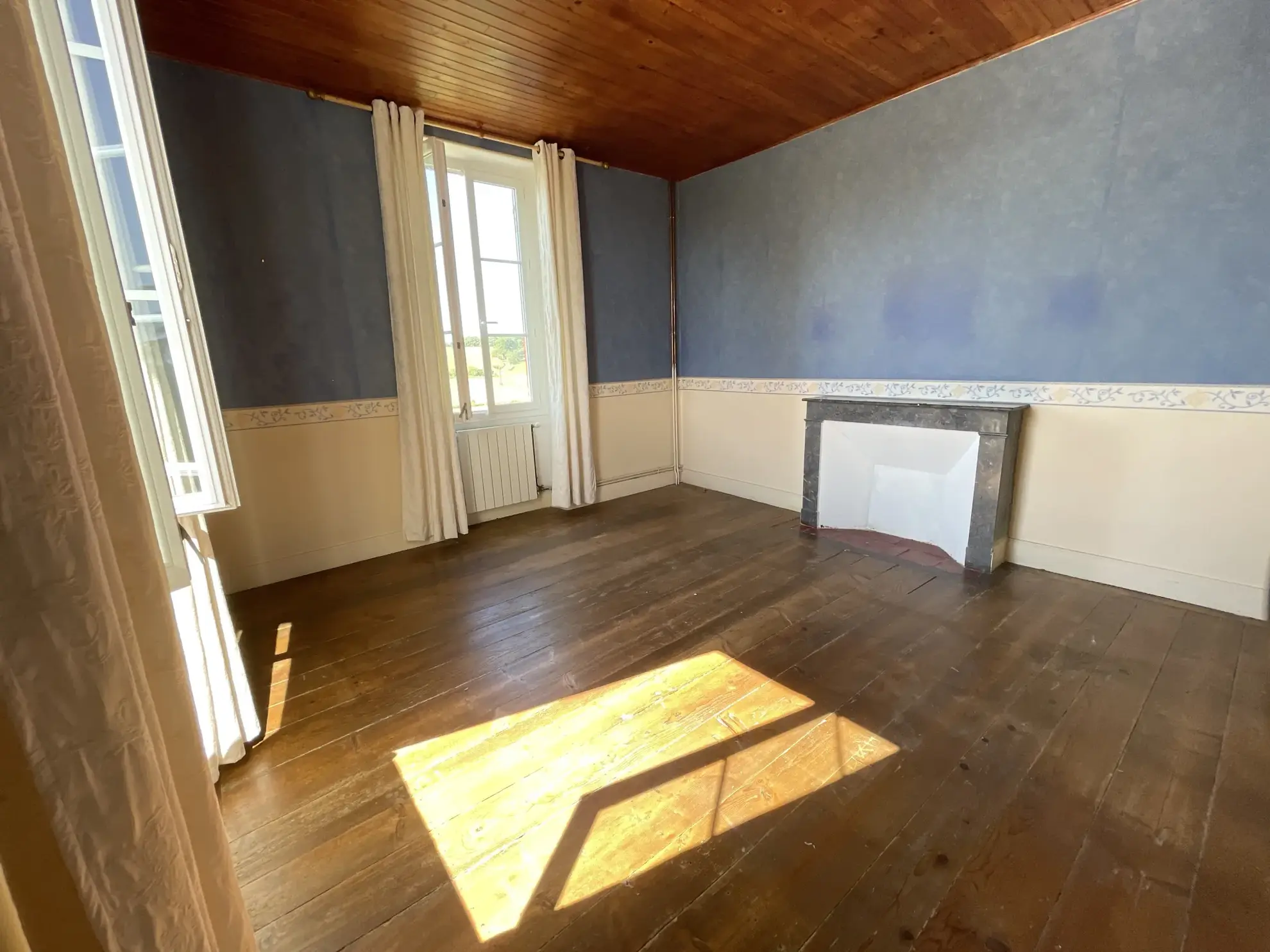 Maison ancienne avec jardin à Vic-Fezensac, charme Gascon, 4 chambres, garage et terrain arboré 