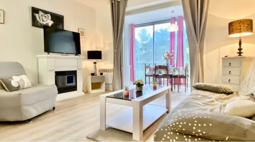 Studio rénové de 28 m² à Bandol dans résidence sécurisée avec ascenseur 