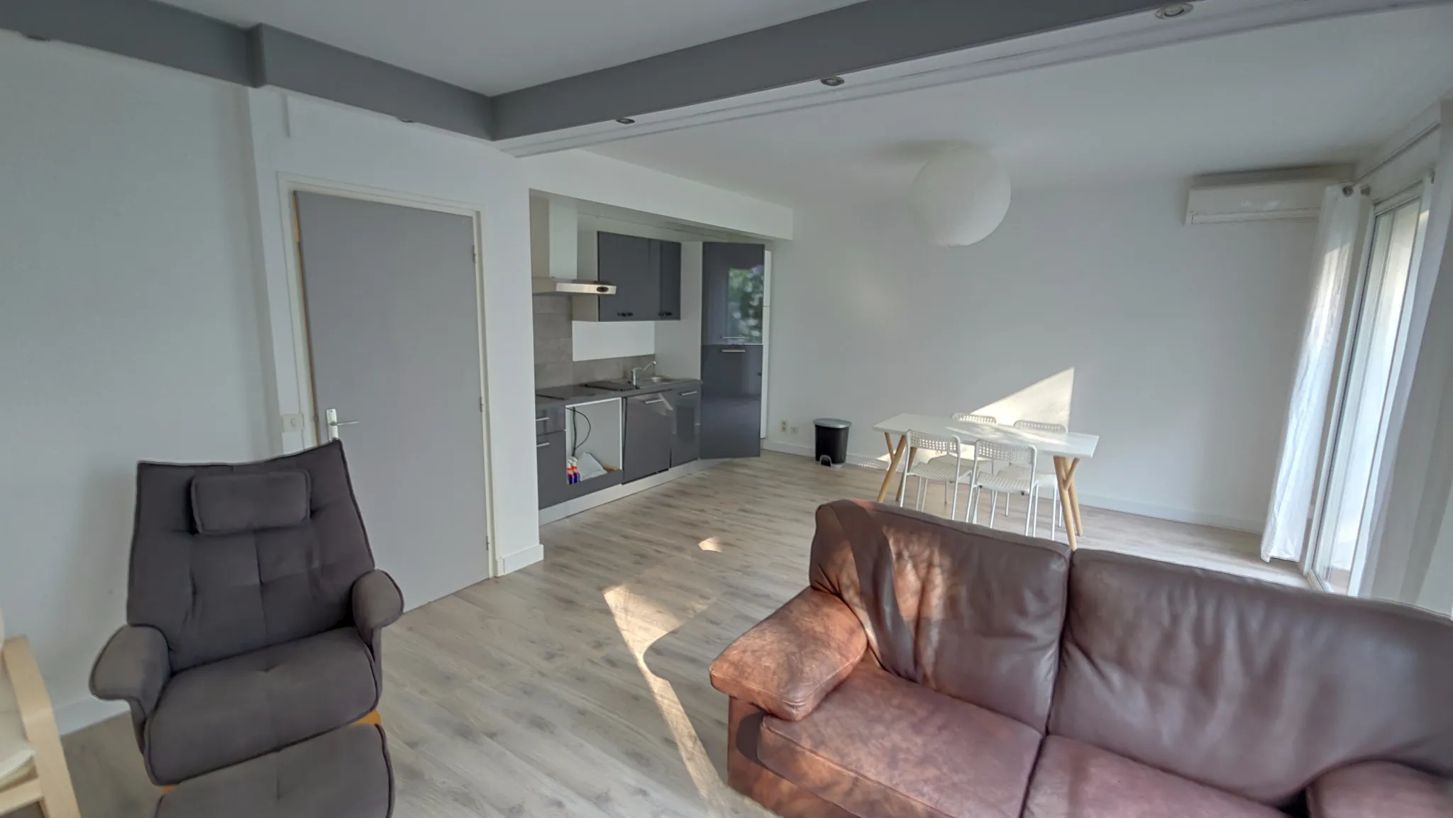 Appartement F3 rénové avec ascenseur à Céret – Lumineux et moderne 
