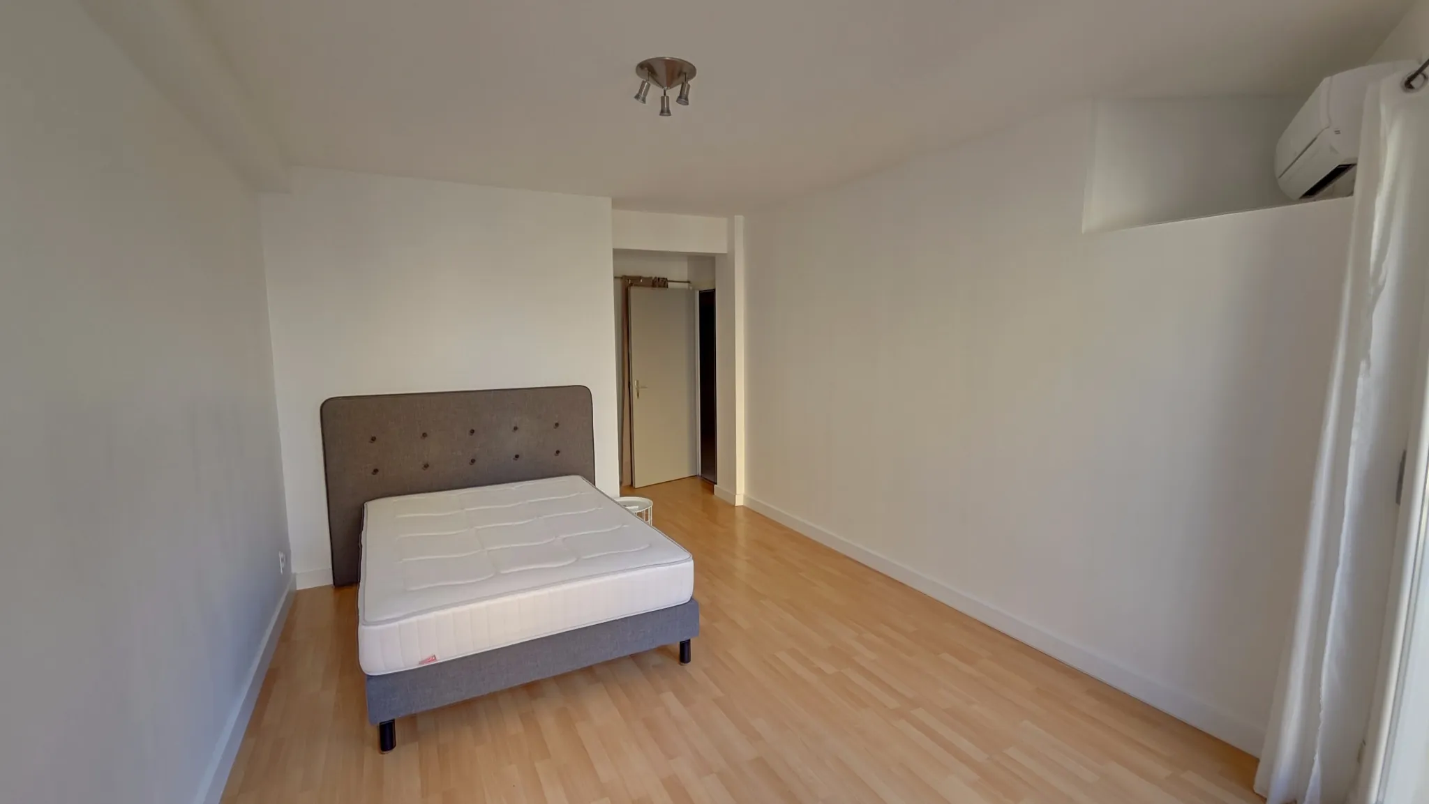 Appartement F3 rénové avec ascenseur à Céret – Lumineux et moderne 