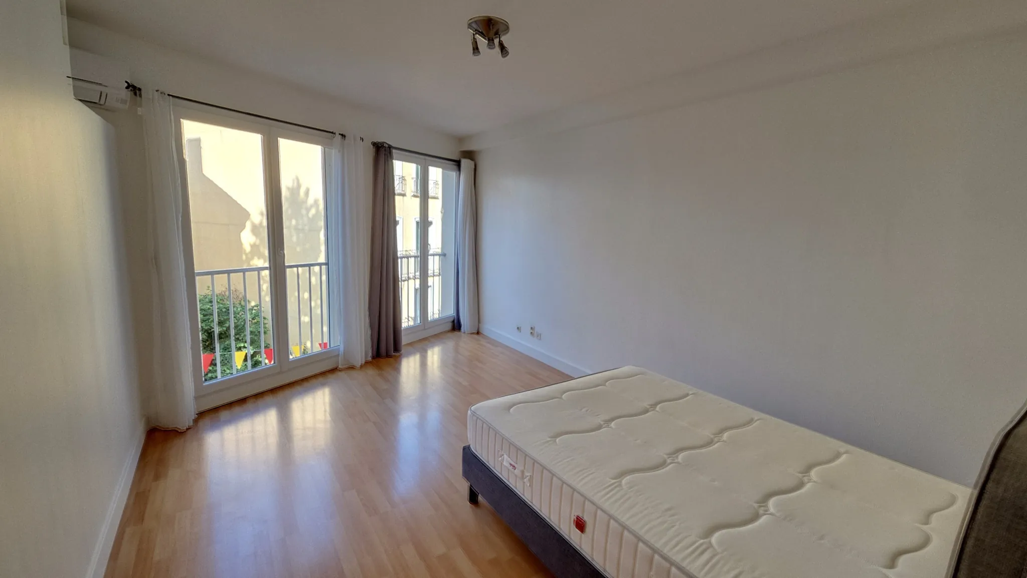 Appartement F3 rénové avec ascenseur à Céret – Lumineux et moderne 