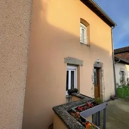 Vente maison de village de 107 m² à Gesnes le Gandelin, 3 chambres, terrasse 