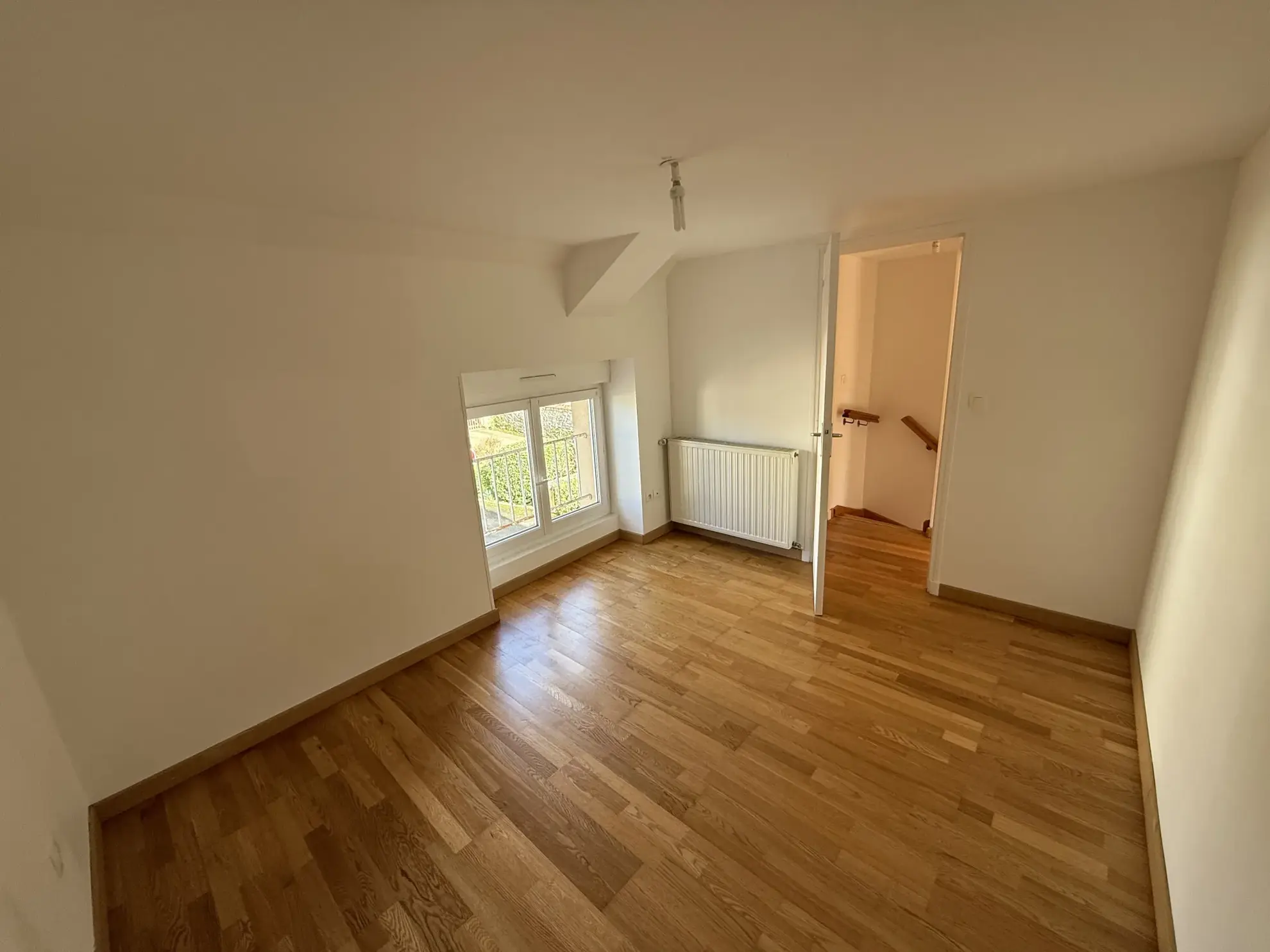 Vente maison de village de 107 m² à Gesnes le Gandelin, 3 chambres, terrasse 