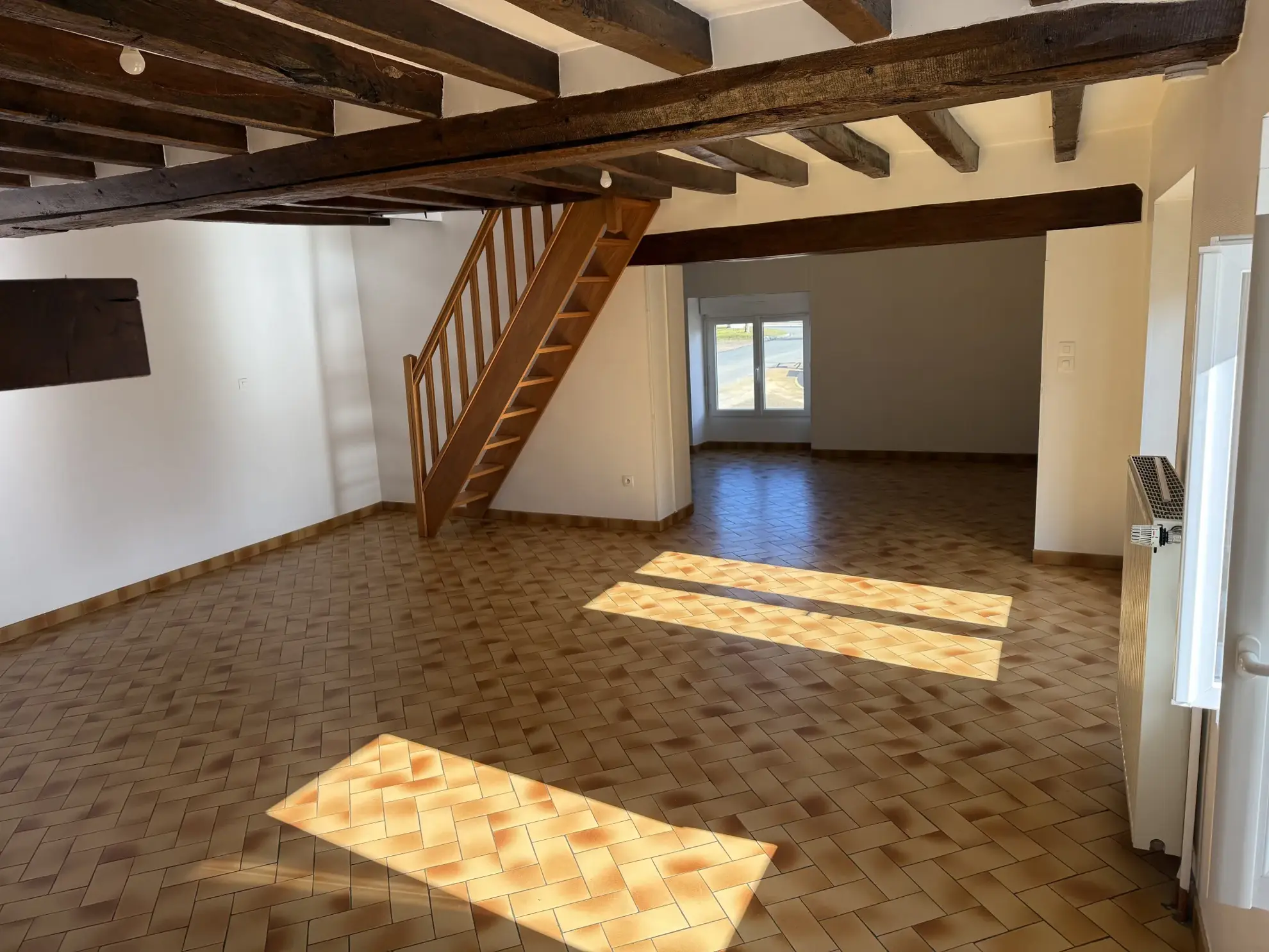 Vente maison de village de 107 m² à Gesnes le Gandelin, 3 chambres, terrasse 