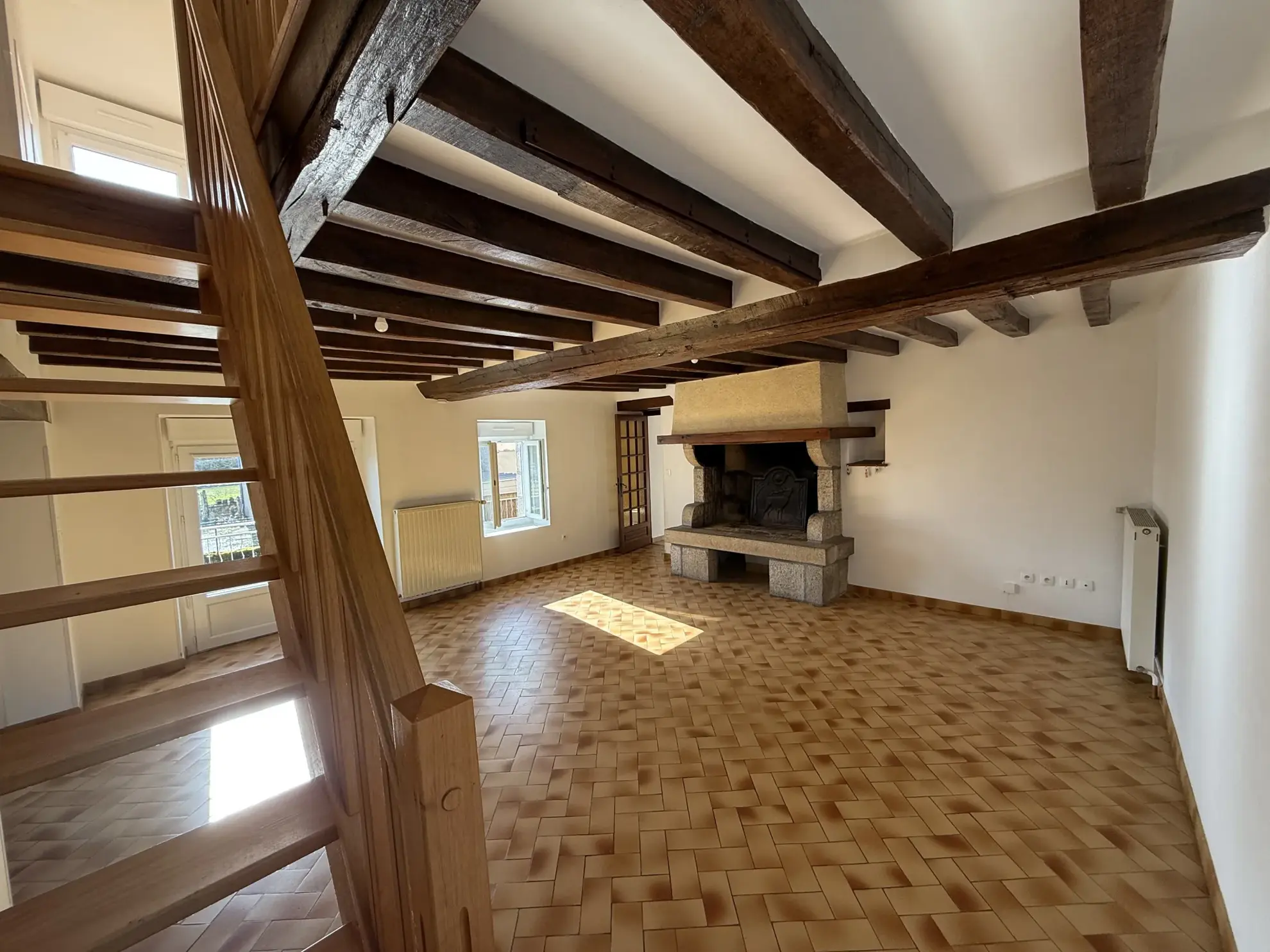 Vente maison de village de 107 m² à Gesnes le Gandelin, 3 chambres, terrasse 