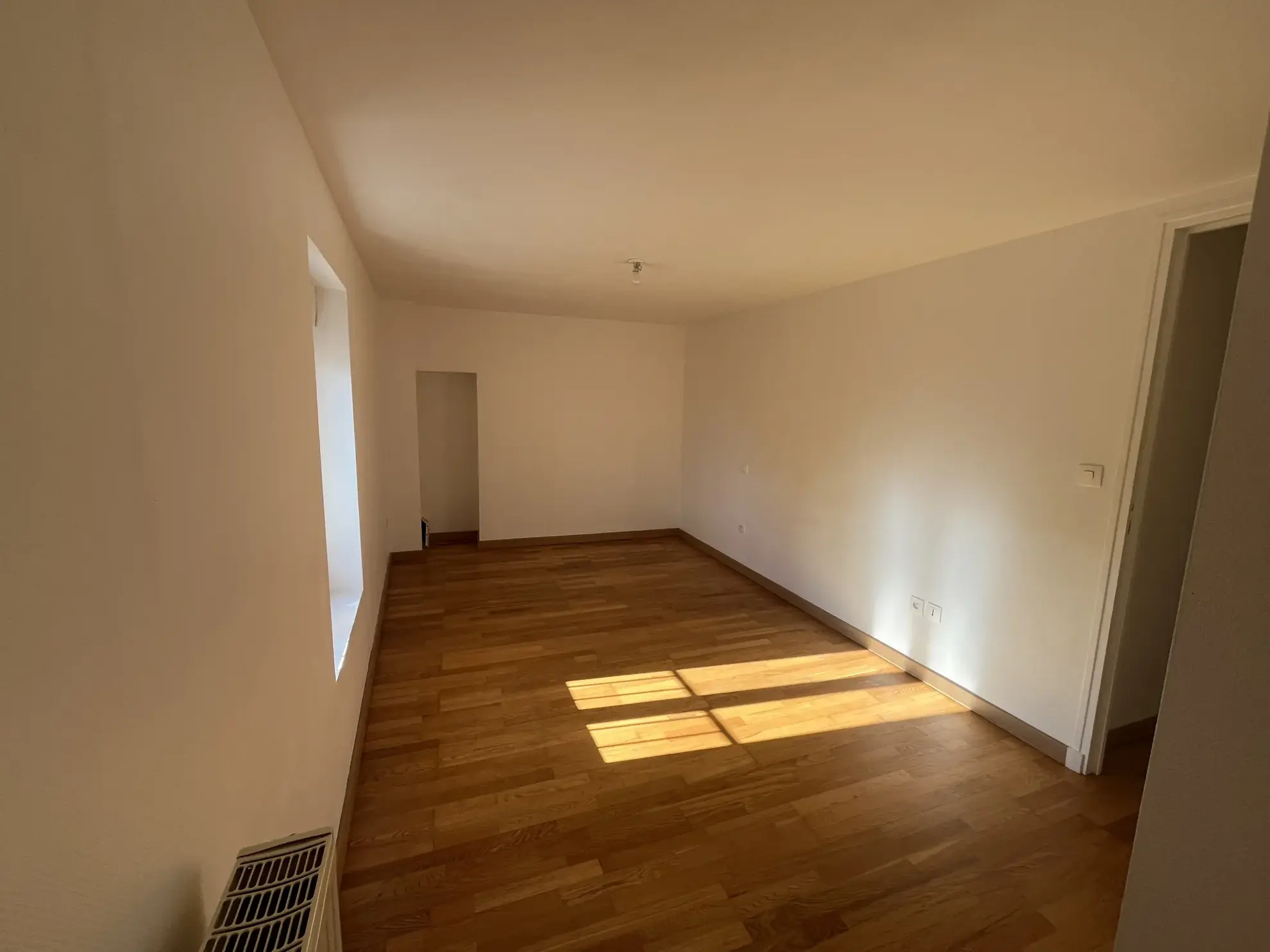 Vente maison de village de 107 m² à Gesnes le Gandelin, 3 chambres, terrasse 