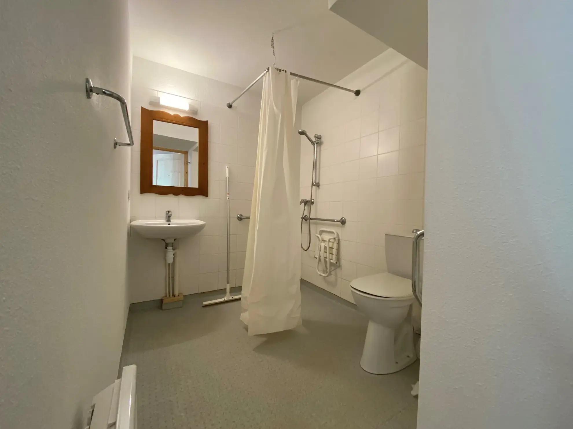 Appartement T2 avec vue montagne à Saint-Sorlin d'Arves, placement idéal à 800 m des pistes 