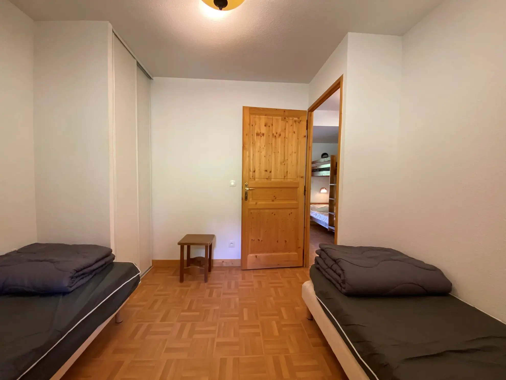 Appartement T2 avec vue montagne à Saint-Sorlin d'Arves, placement idéal à 800 m des pistes 