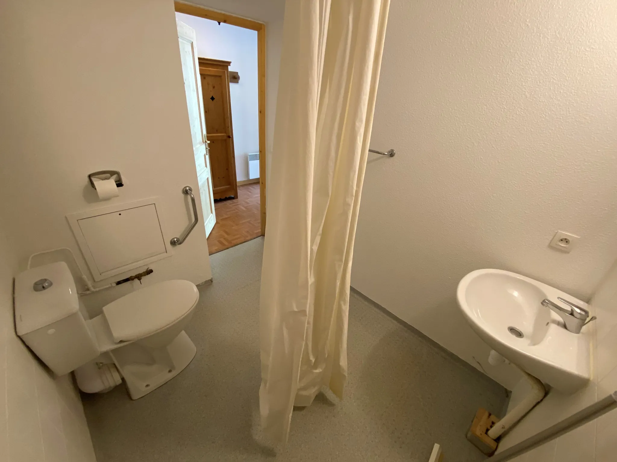 Appartement T2 avec vue montagne à Saint-Sorlin d'Arves, placement idéal à 800 m des pistes 