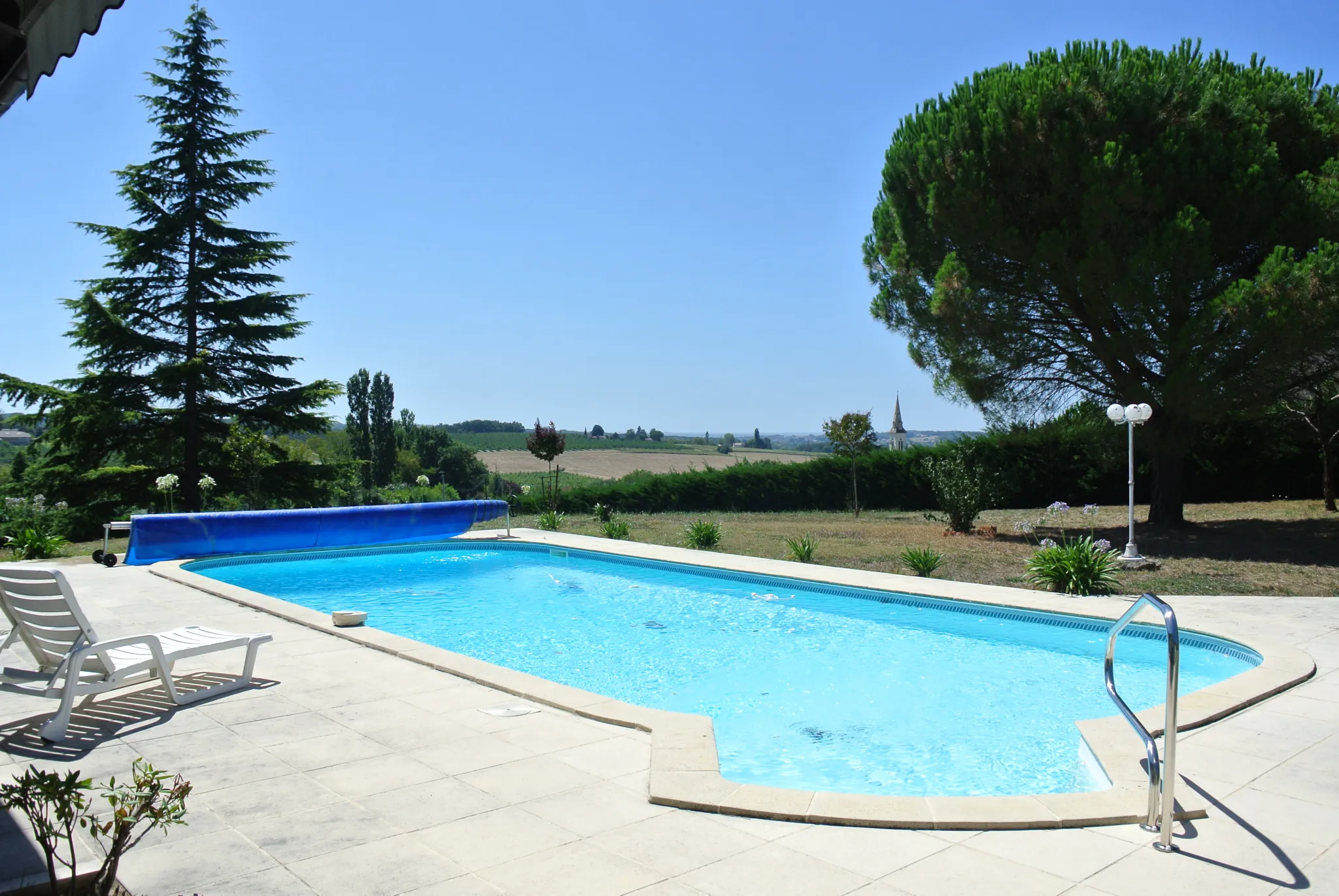 Belle maison familiale avec piscine et garage à St Barthélemy d'Agenais 
