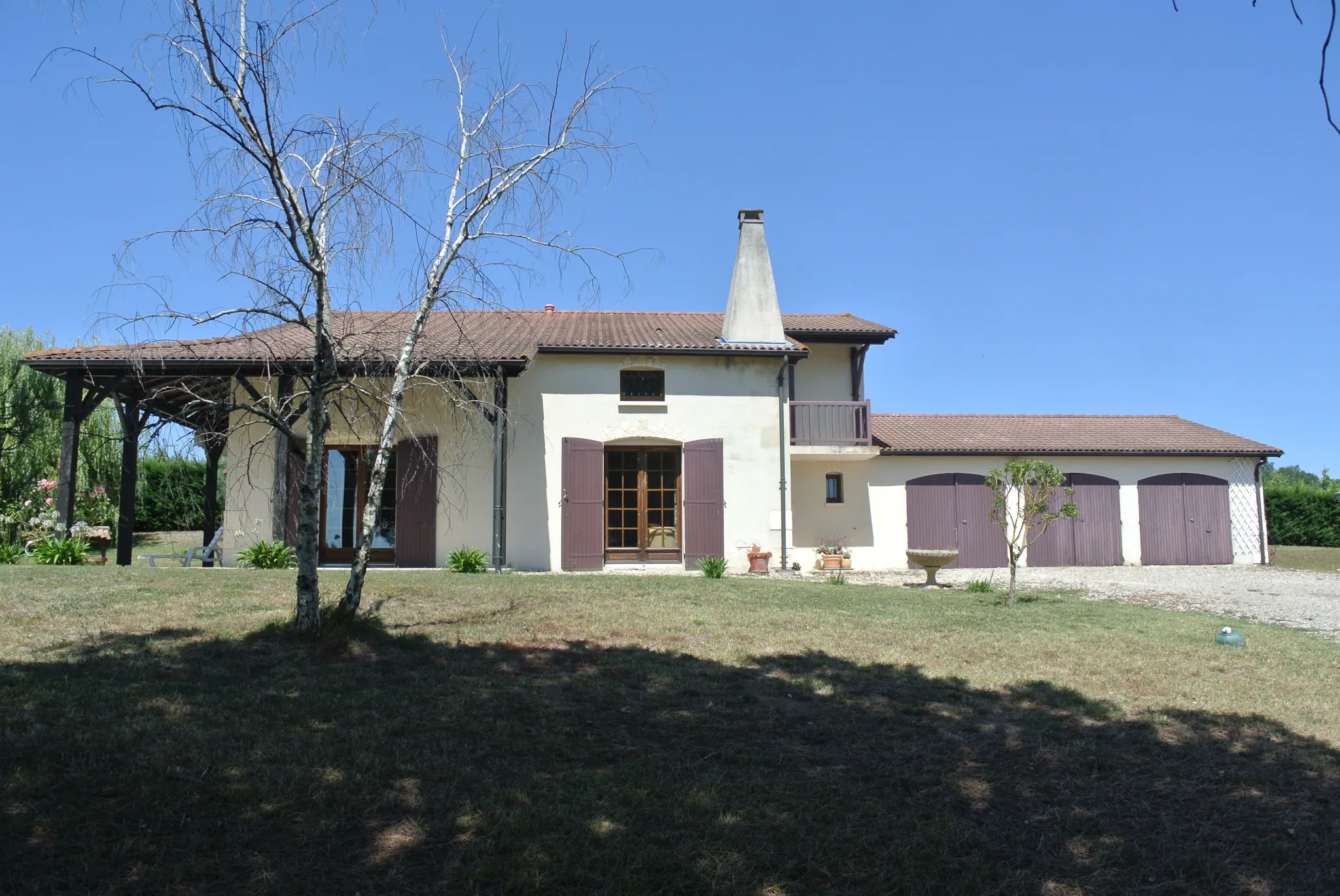 Belle maison familiale avec piscine et garage à St Barthélemy d'Agenais 