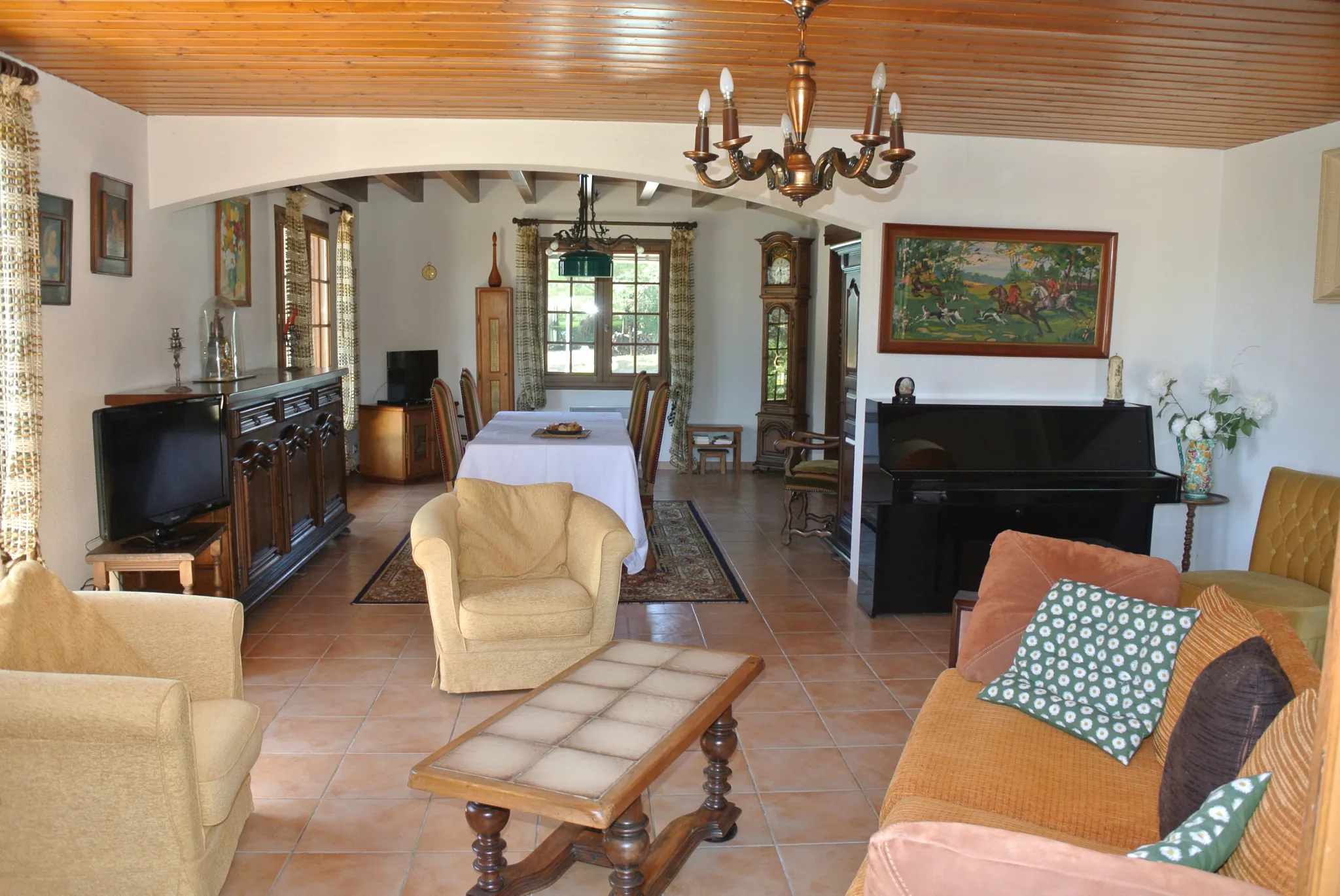 Belle maison familiale avec piscine et garage à St Barthélemy d'Agenais 