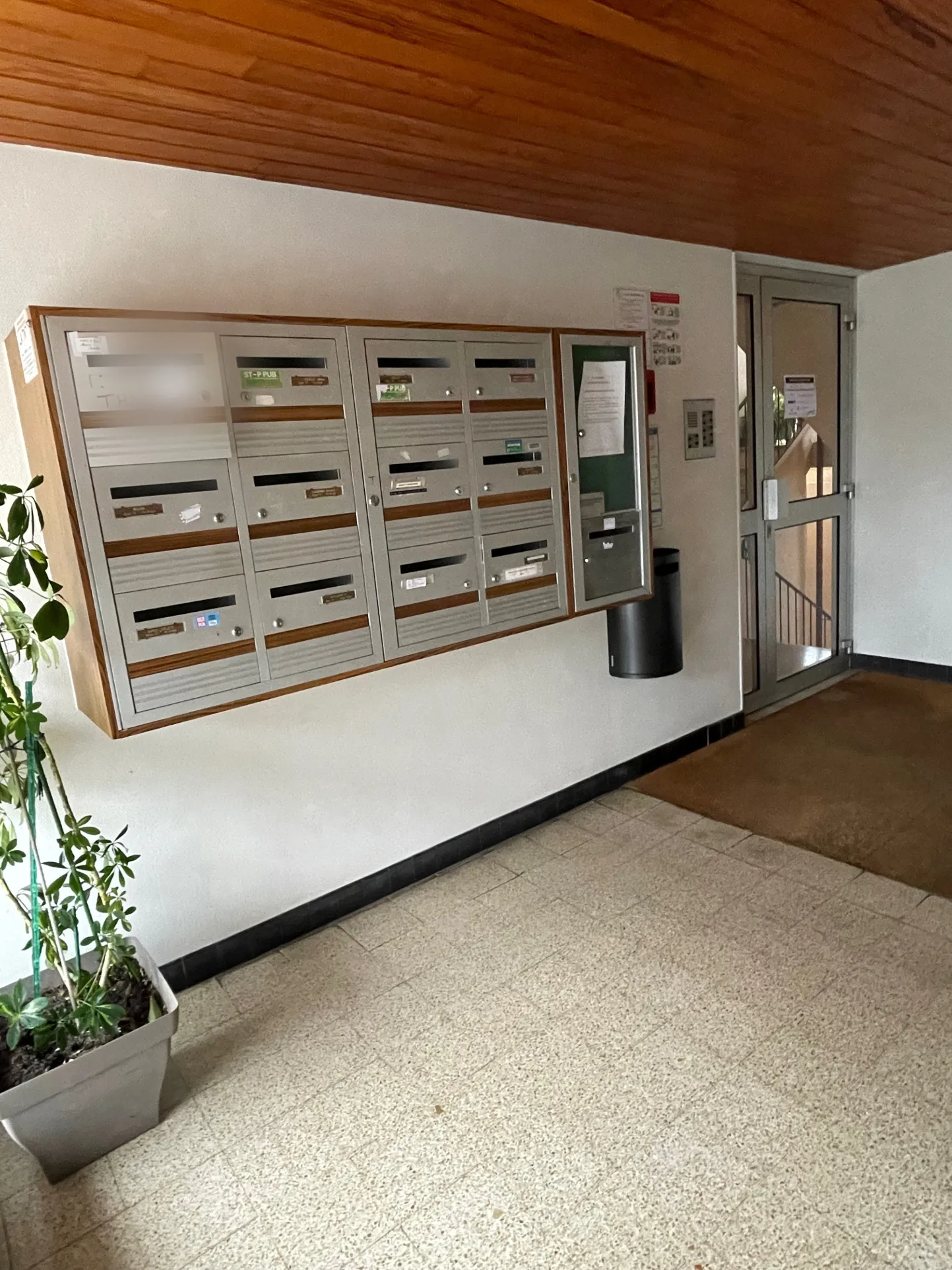 Appartement traversant de 58m² avec parking et cave à Troyes 