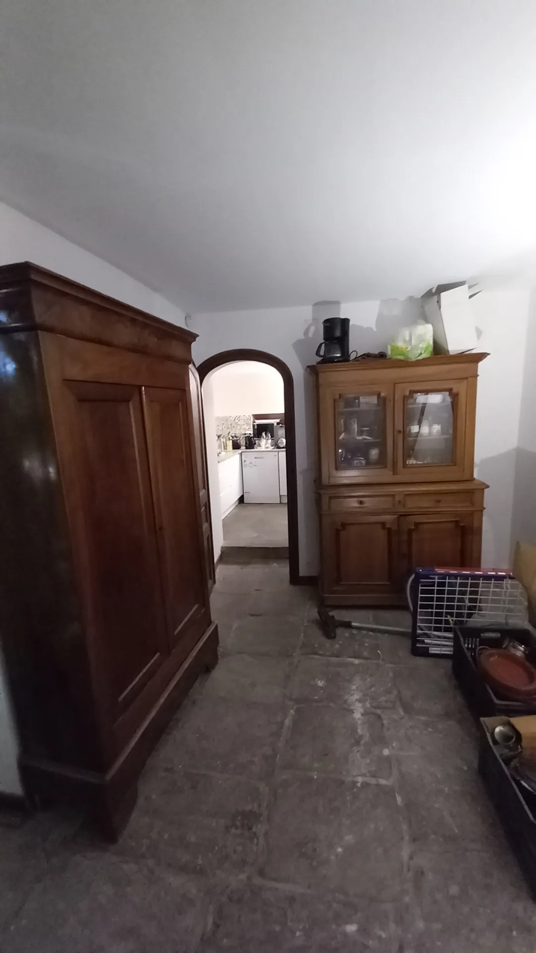 Magnifique maison en pierres rénovée à Colombières sur Orb avec terrasse et cave voûtée 