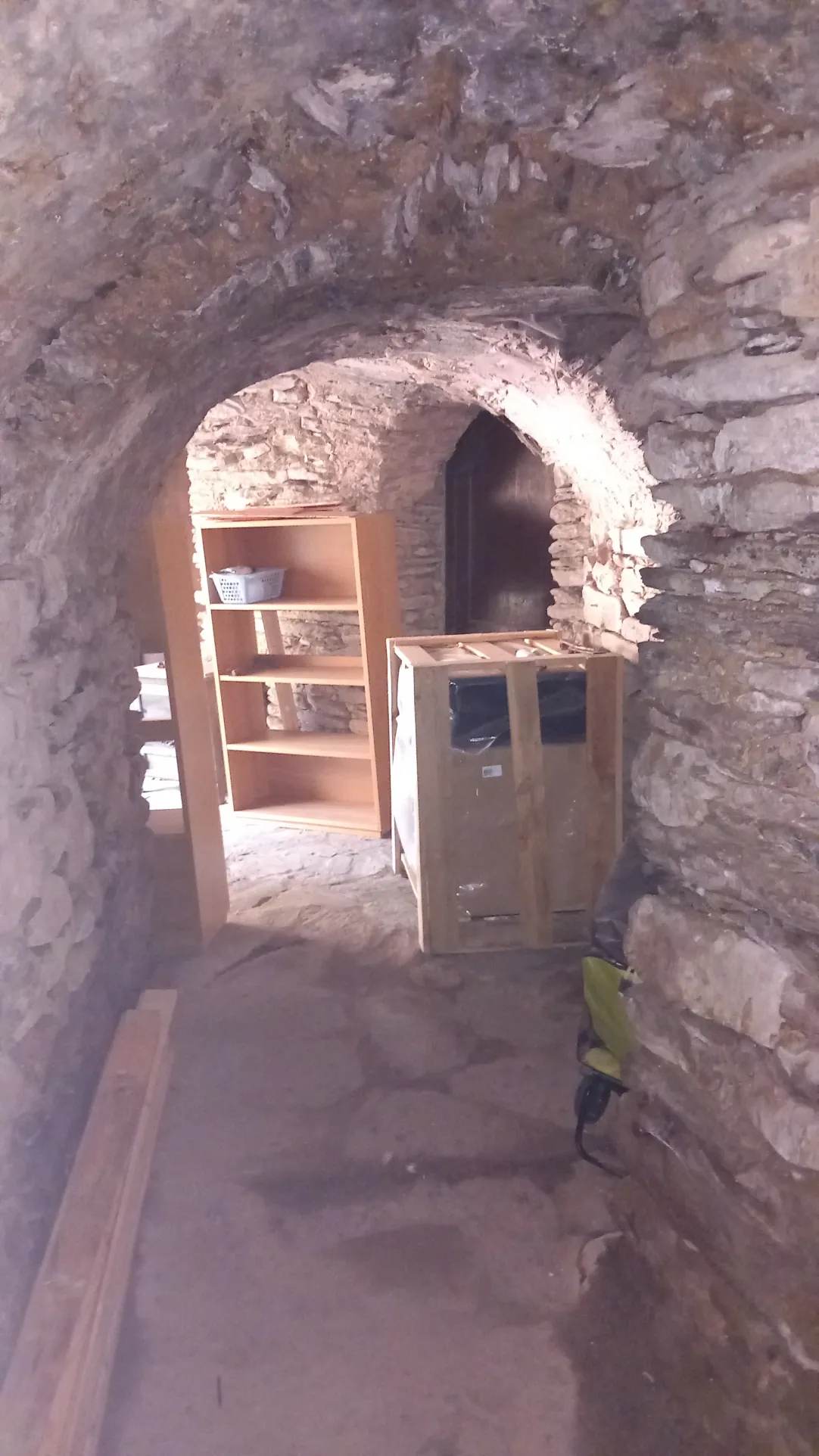 Magnifique maison en pierres rénovée à Colombières sur Orb avec terrasse et cave voûtée 