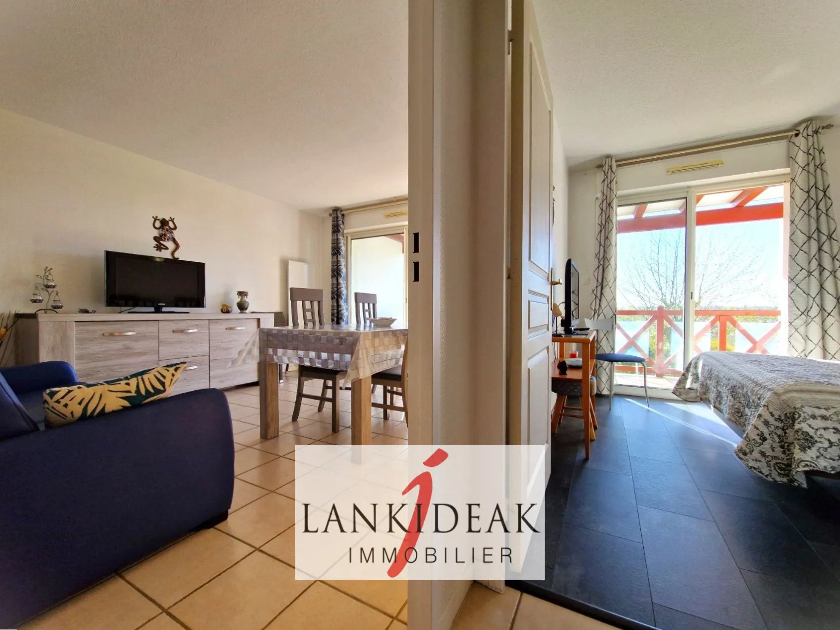 Appartement T2 bis de 48 m² avec terrasse et piscine à Bassussarry 