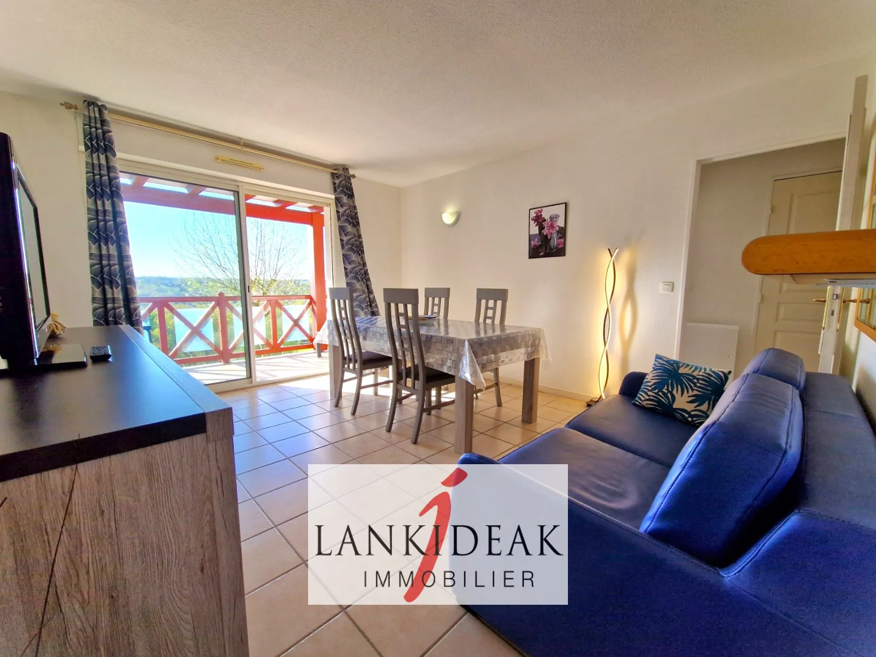 Appartement T2 bis de 48 m² avec terrasse et piscine à Bassussarry 