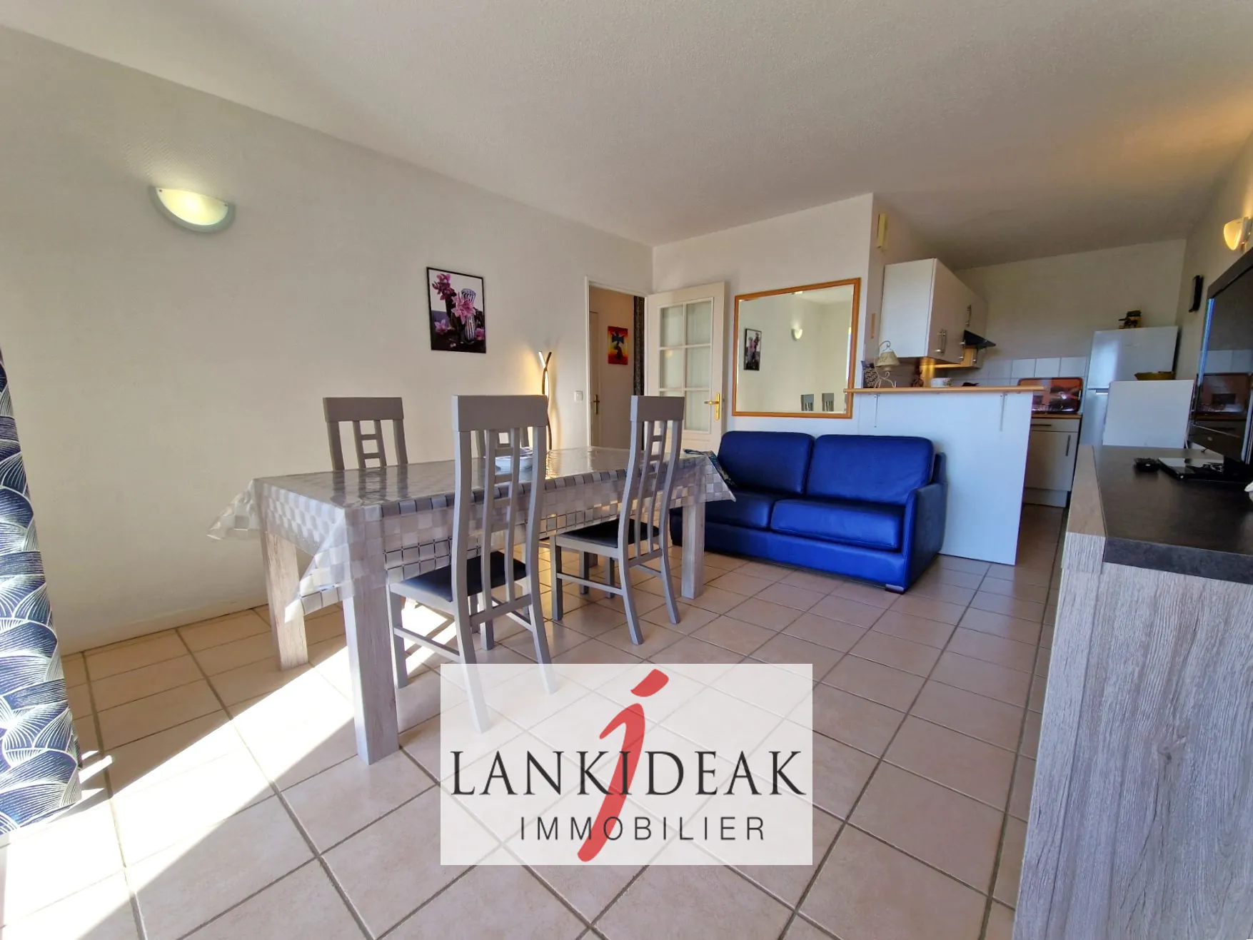 Appartement T2 bis de 48 m² avec terrasse et piscine à Bassussarry 