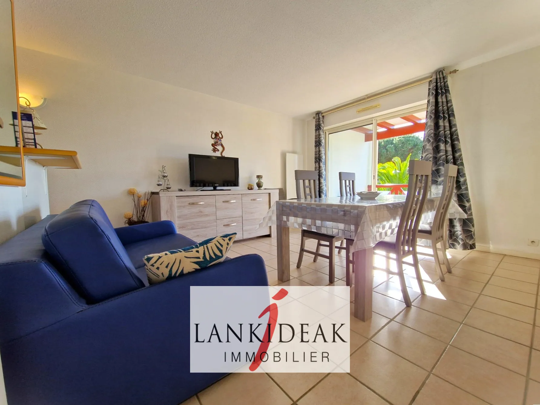 Appartement T2 bis de 48 m² avec terrasse et piscine à Bassussarry 