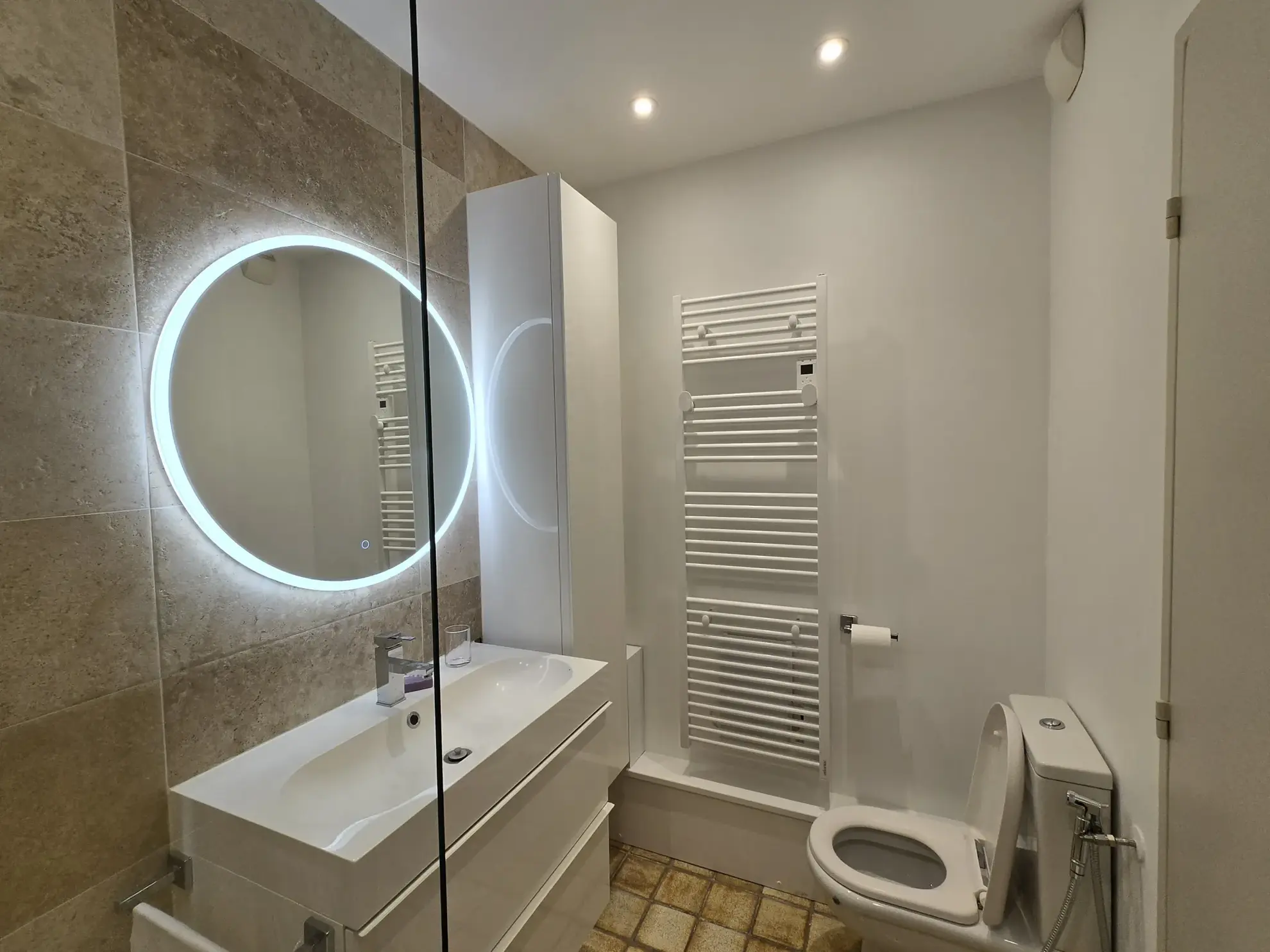 Appartement 2 pièces en rez-de-jardin avec jardin, cave, parking optionnel à Marseille 